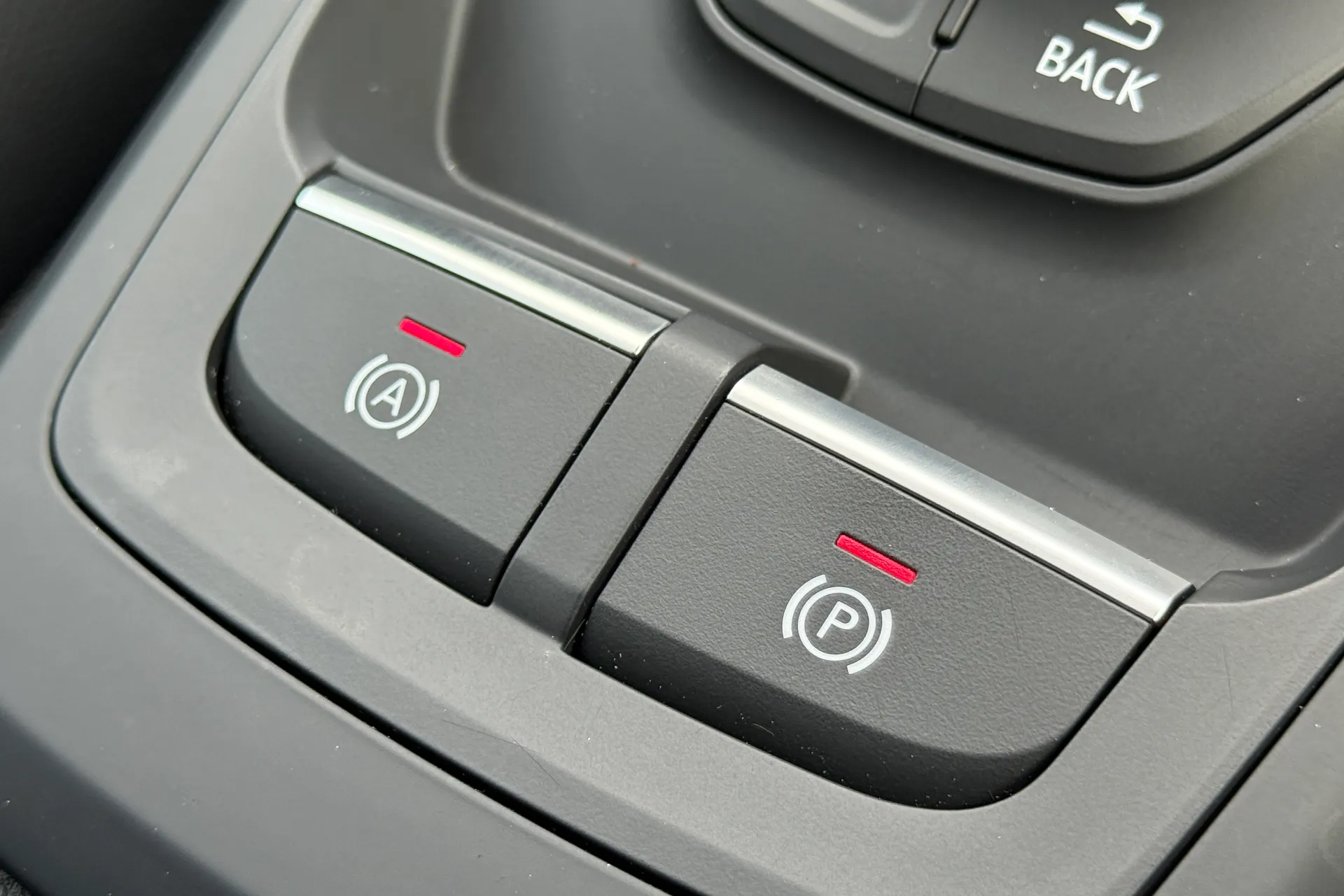 Audi Q2 thumbnail image number 37