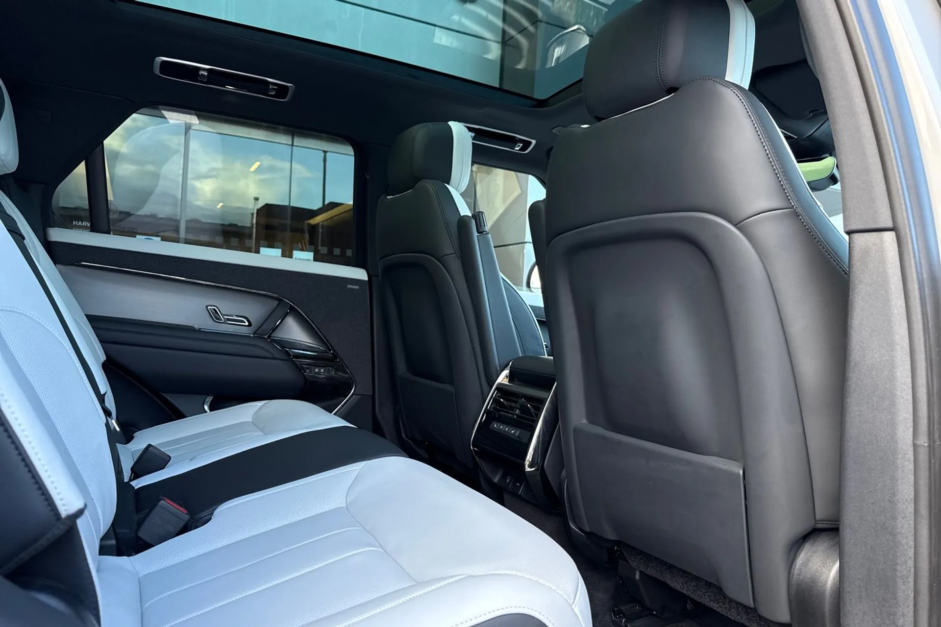 LAND ROVER RANGE ROVER SPORT thumbnail image number 36