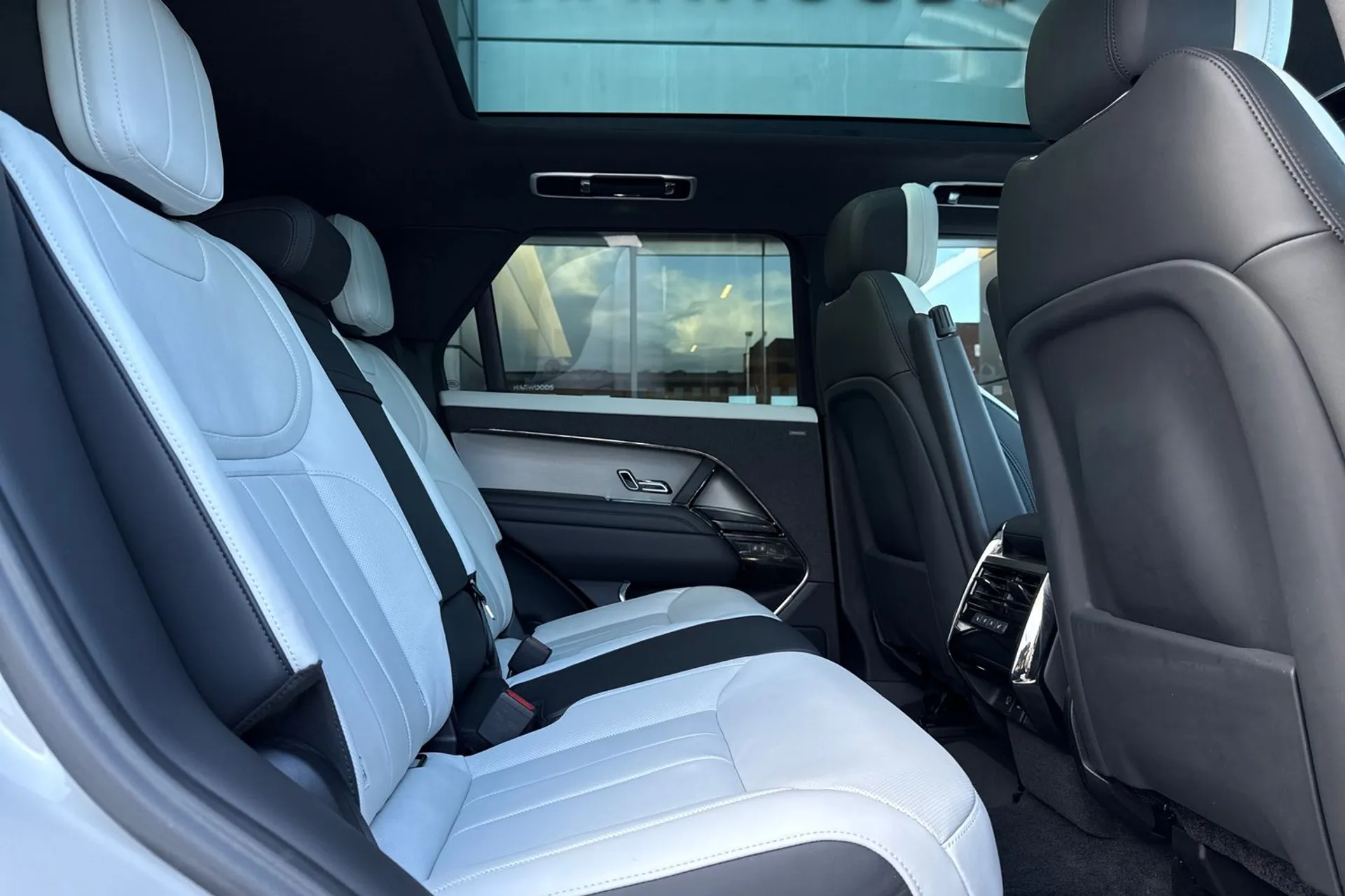 LAND ROVER RANGE ROVER SPORT thumbnail image number 35