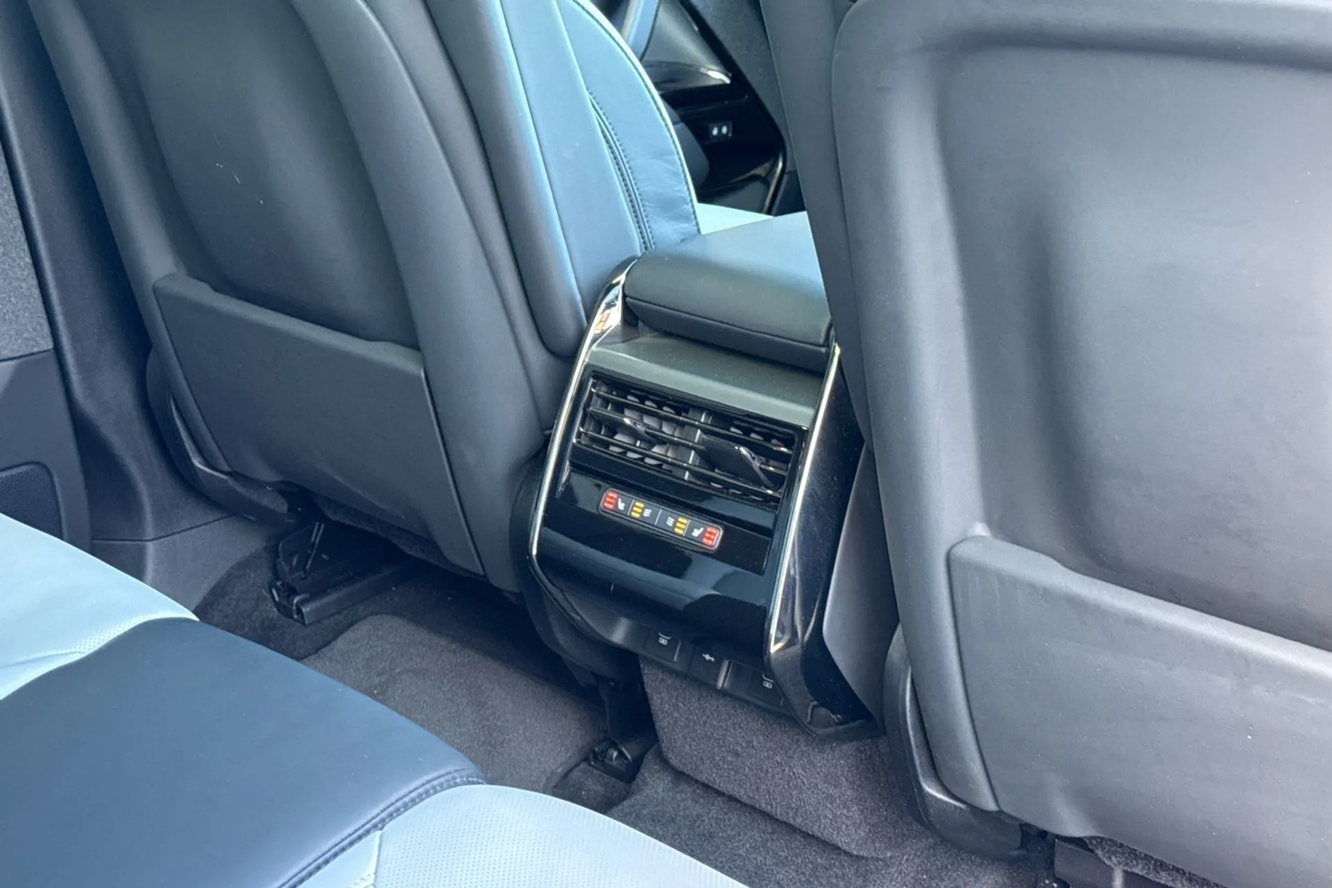 LAND ROVER RANGE ROVER SPORT thumbnail image number 41