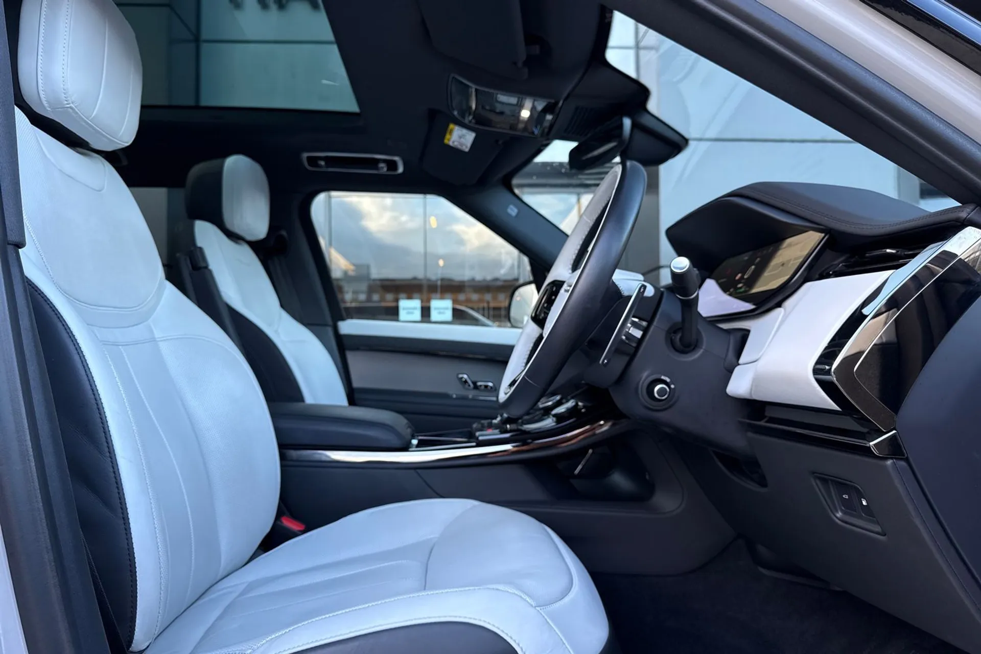 LAND ROVER RANGE ROVER SPORT thumbnail image number 16