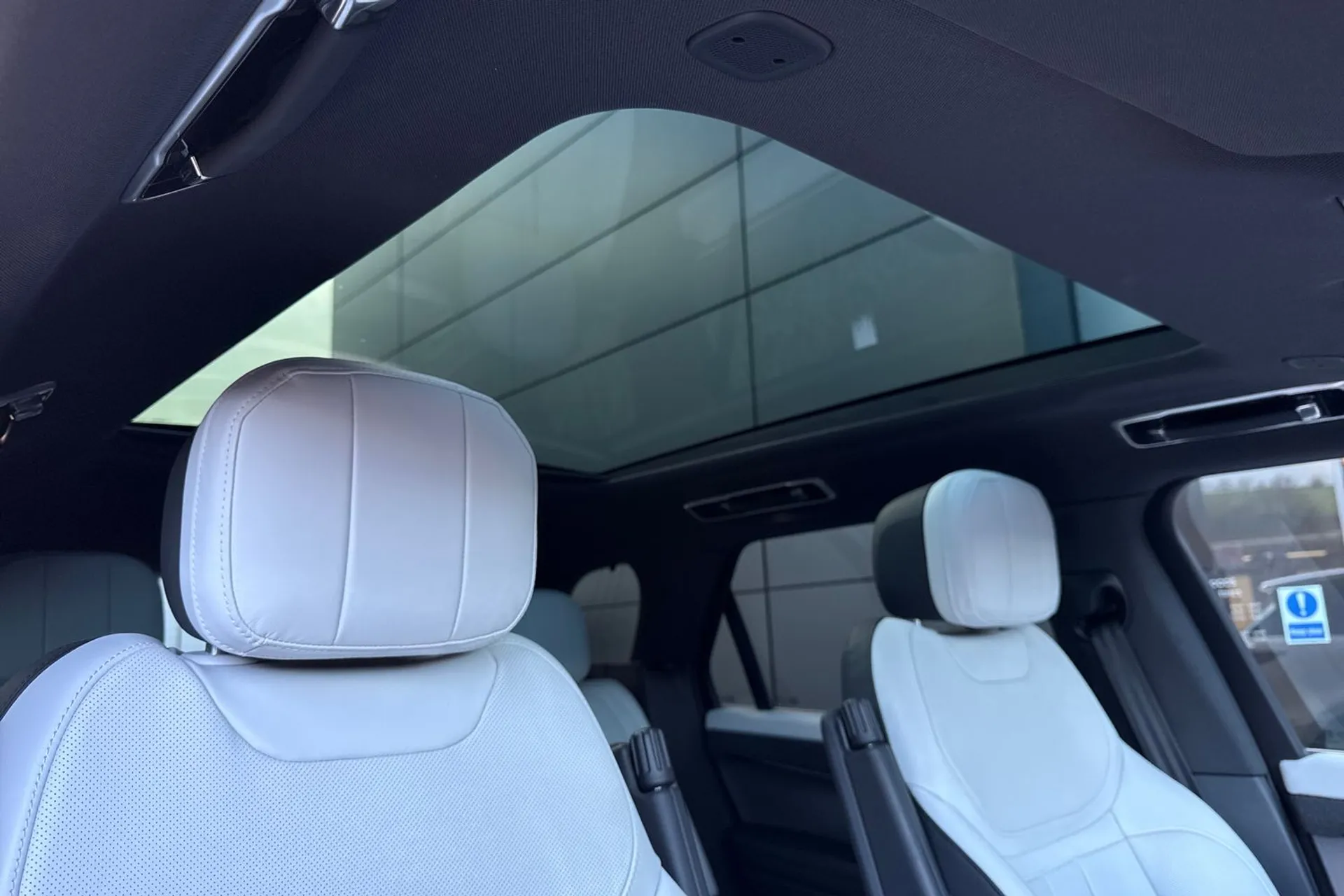 LAND ROVER RANGE ROVER SPORT thumbnail image number 10