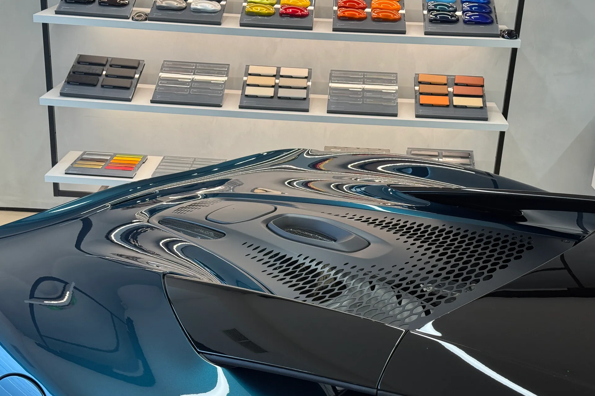 McLaren ARTURA thumbnail image number 25