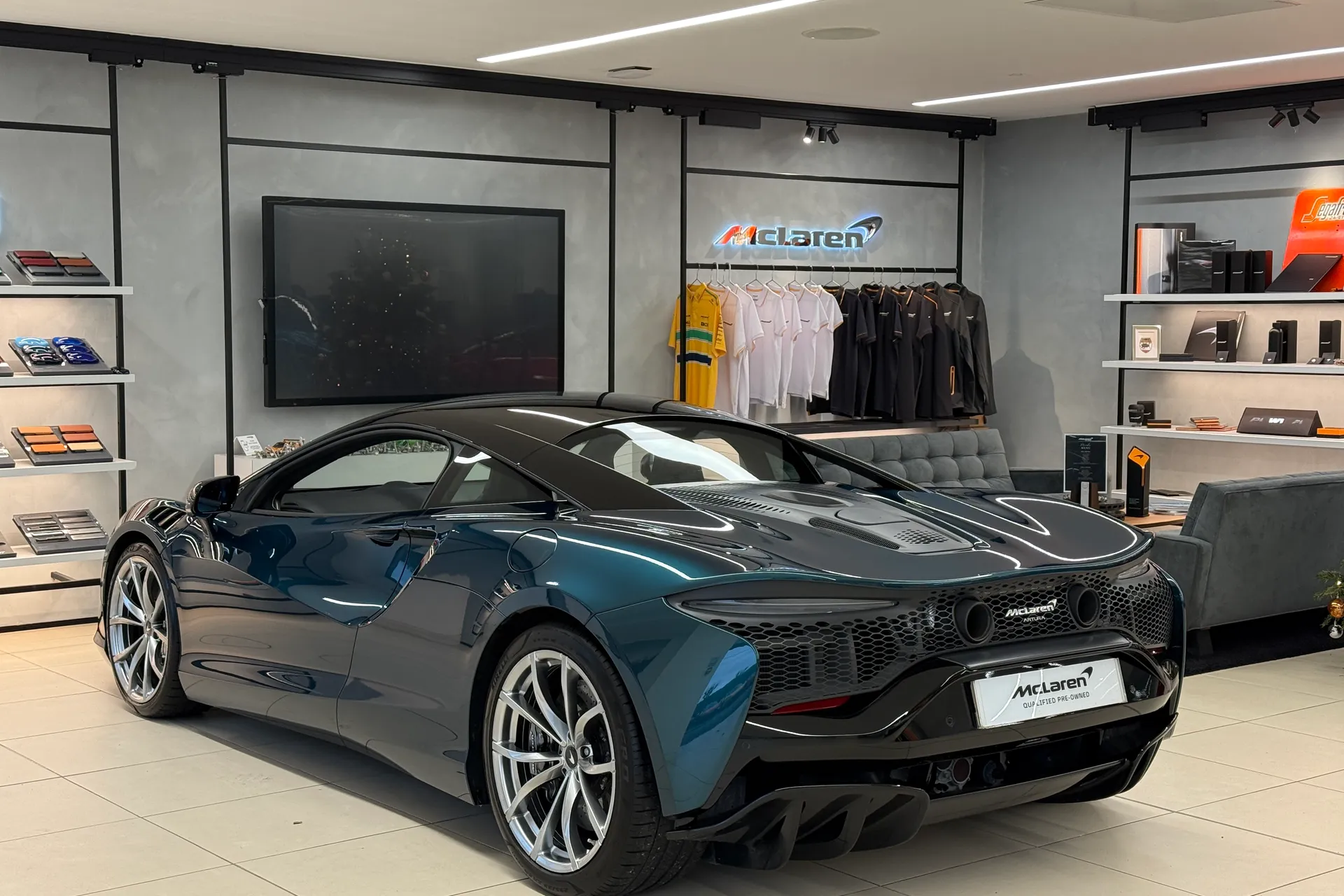 McLaren ARTURA thumbnail image number 40