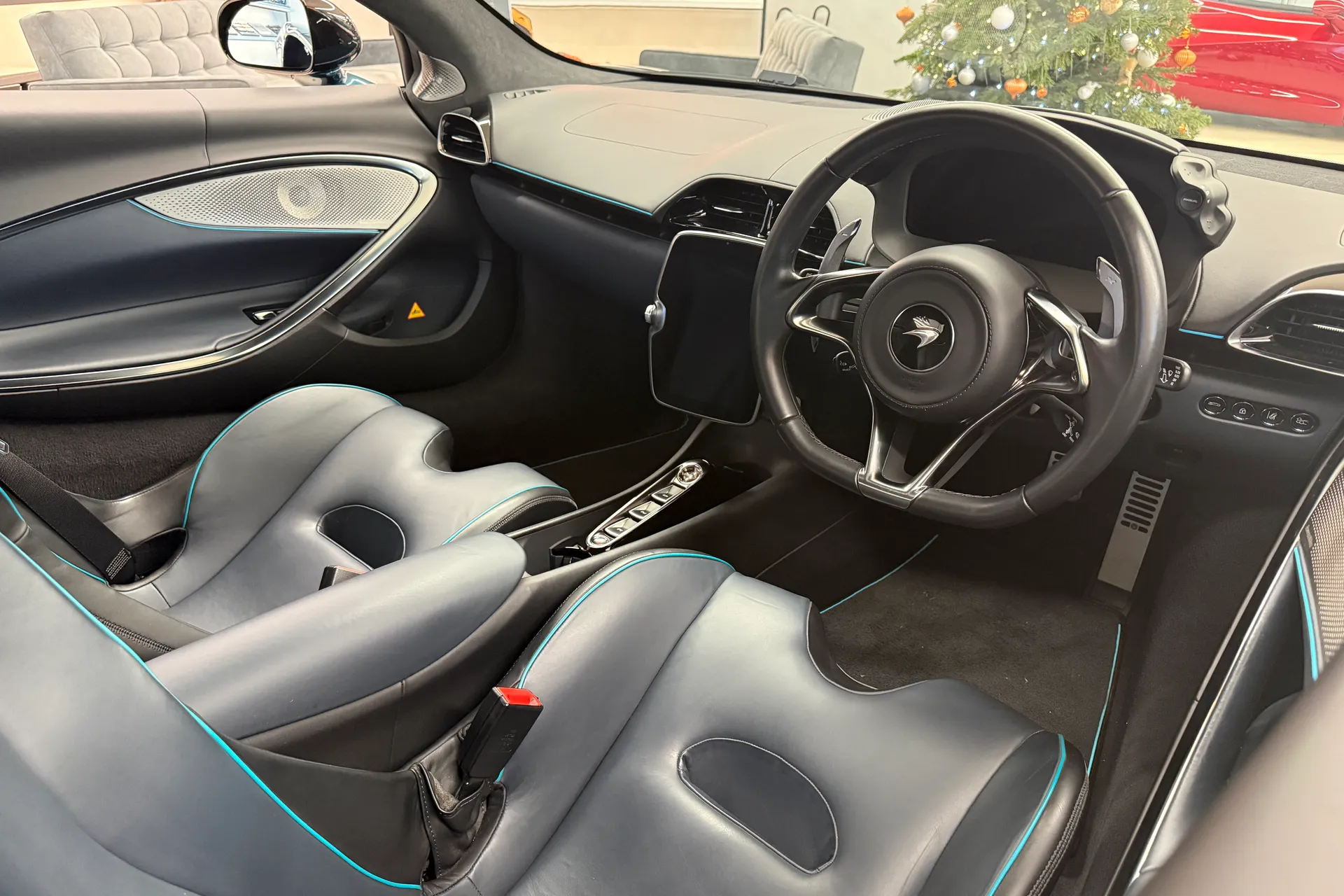 McLaren ARTURA thumbnail image number 8