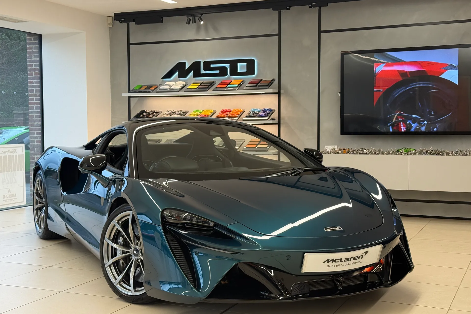 McLaren ARTURA thumbnail image number 30