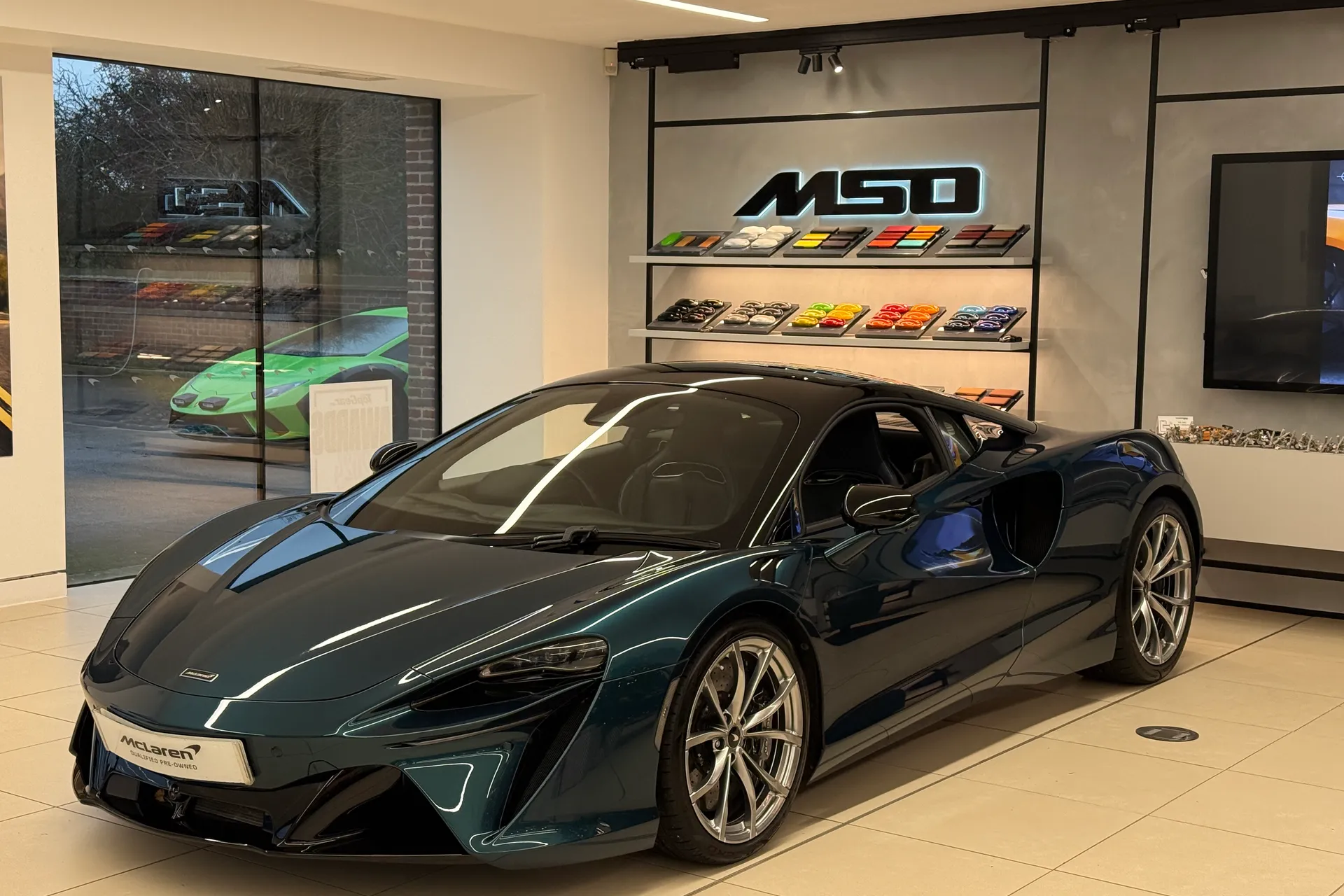 McLaren ARTURA thumbnail image number 36