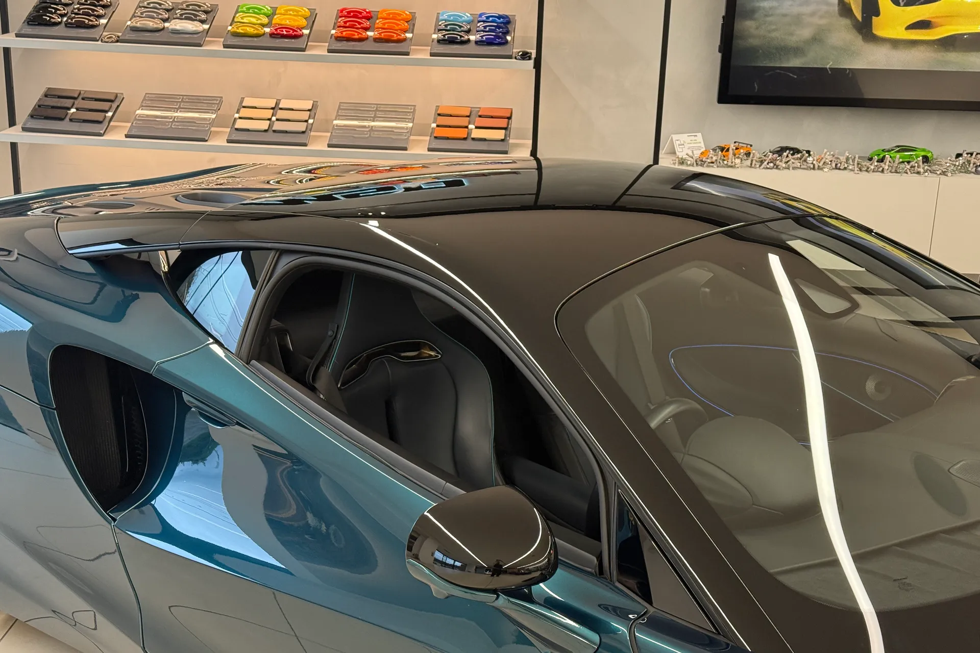 McLaren ARTURA thumbnail image number 26