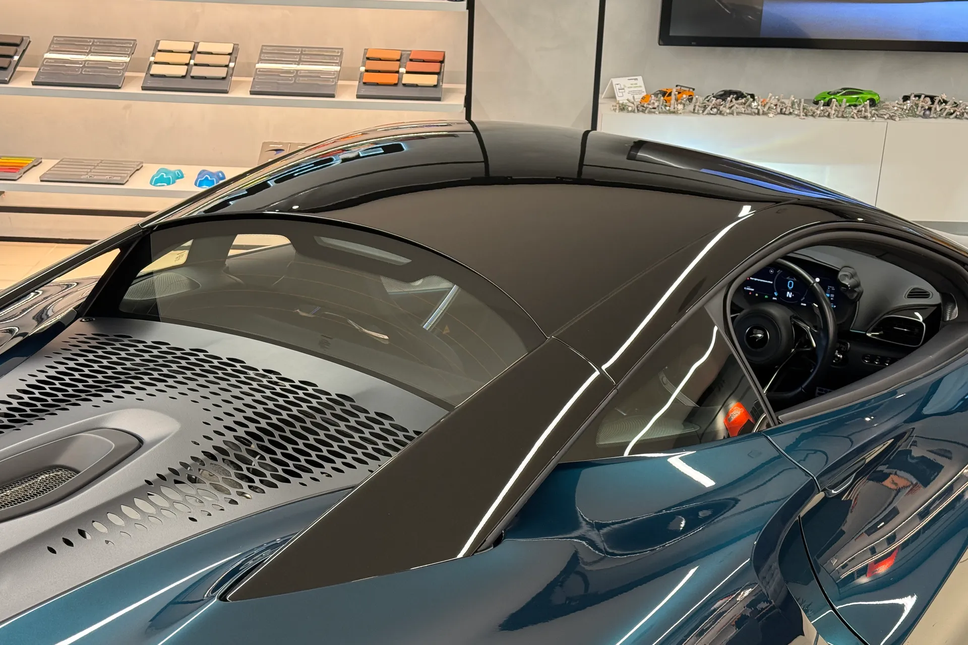 McLaren ARTURA thumbnail image number 44