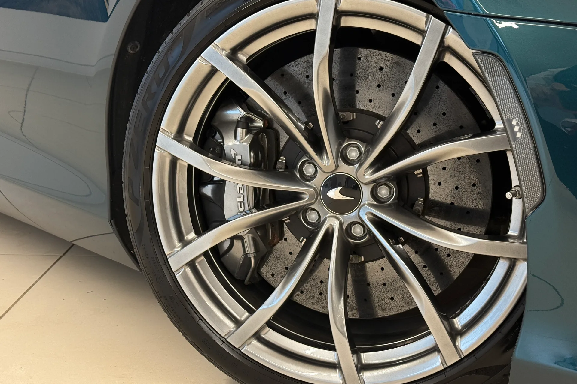 McLaren ARTURA thumbnail image number 4