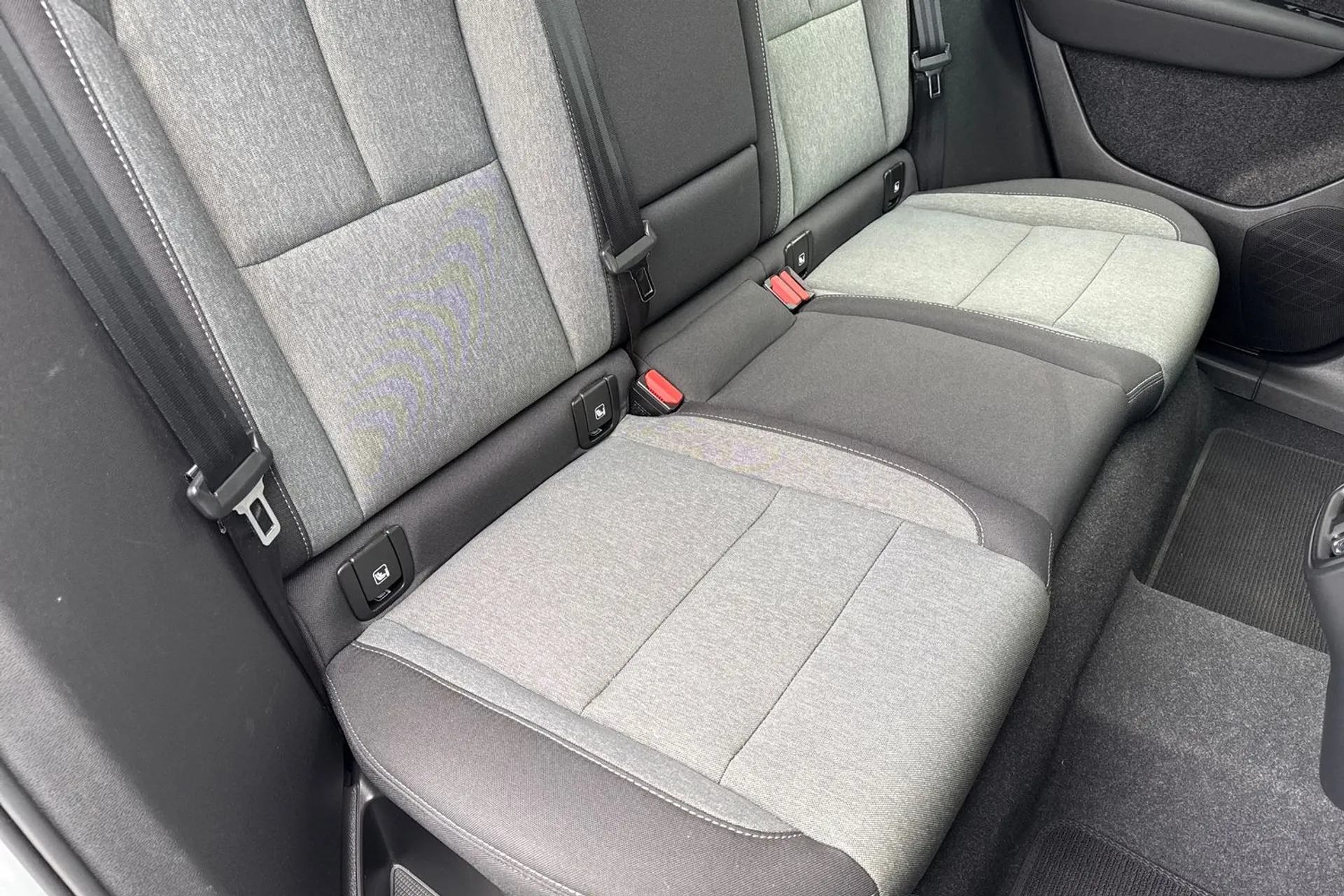 Volvo XC40 thumbnail image number 25