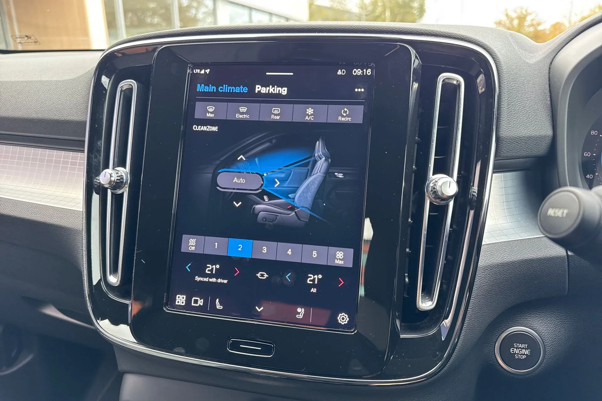 Volvo XC40 thumbnail image number 39