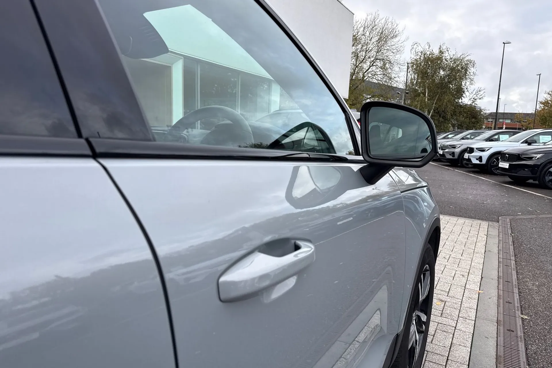 Volvo XC40 thumbnail image number 17