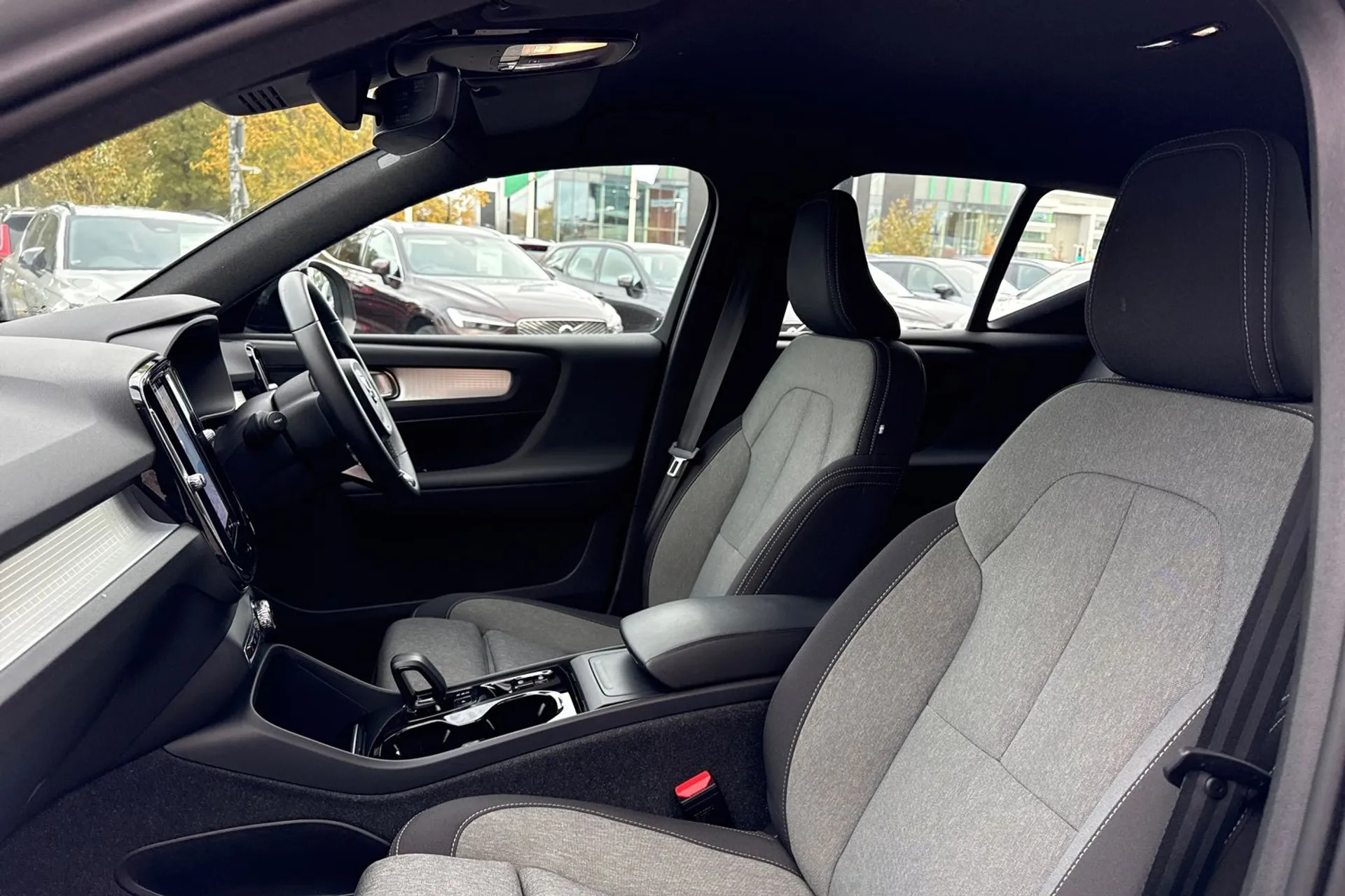 Volvo XC40 thumbnail image number 28