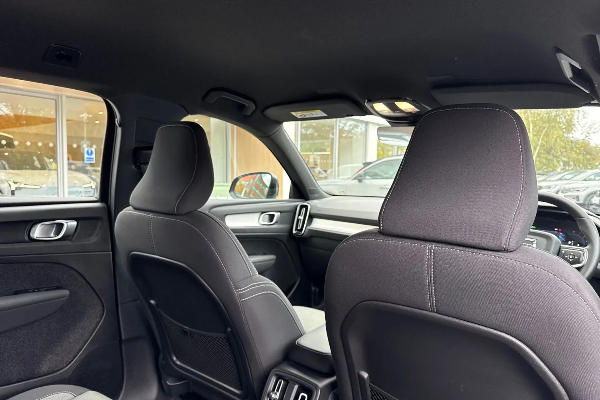 Volvo XC40 thumbnail image number 24