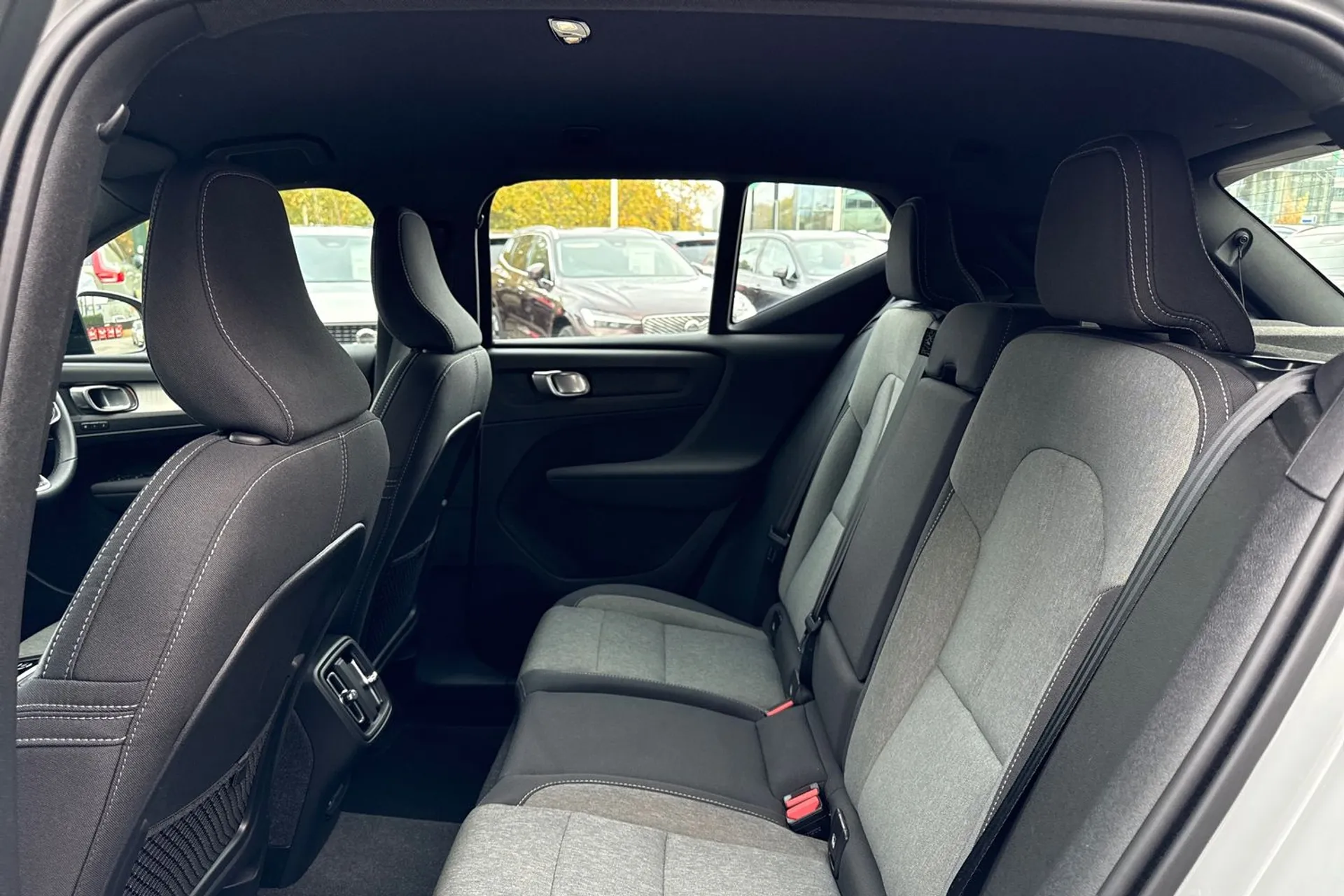 Volvo XC40 thumbnail image number 30