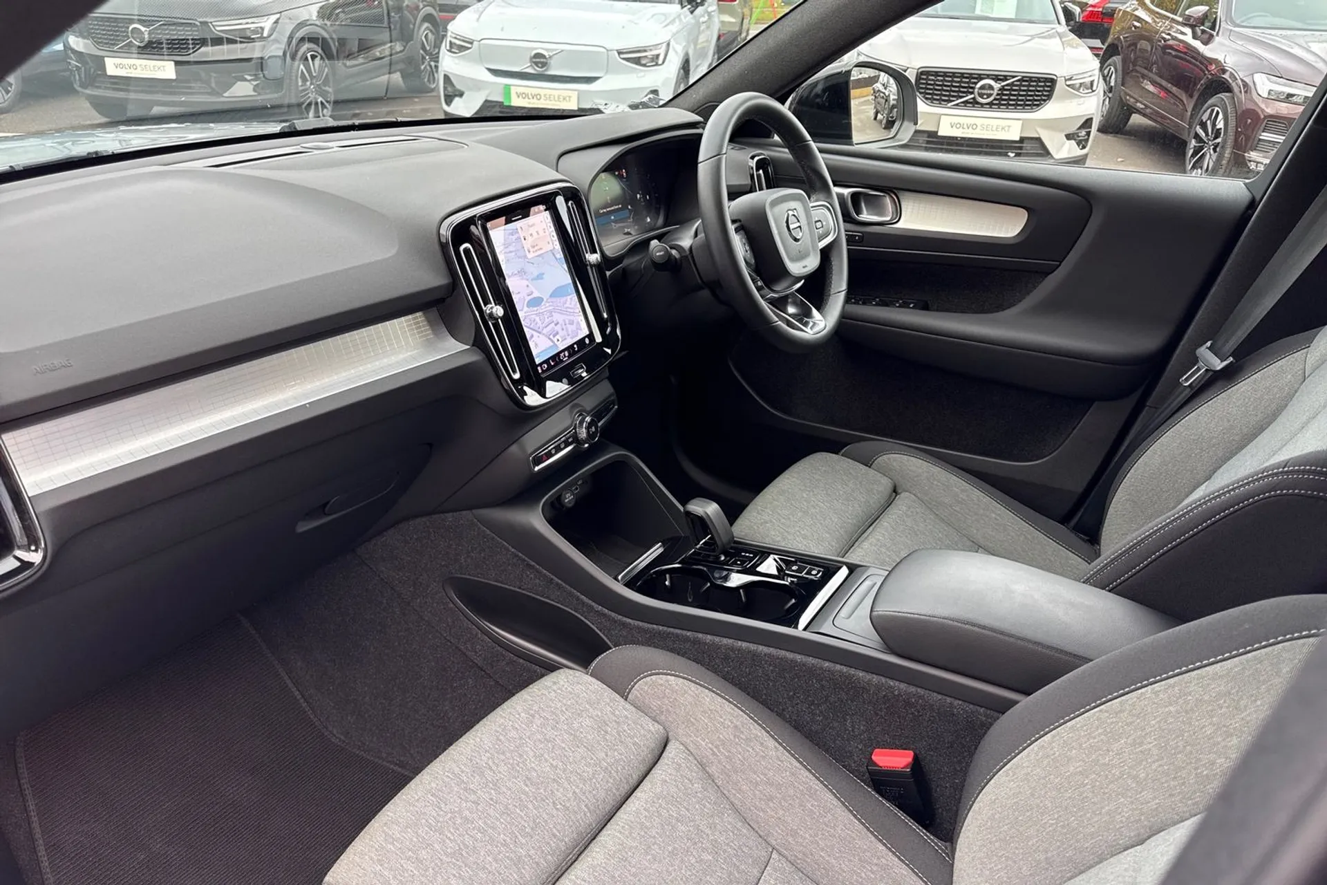 Volvo XC40 thumbnail image number 27