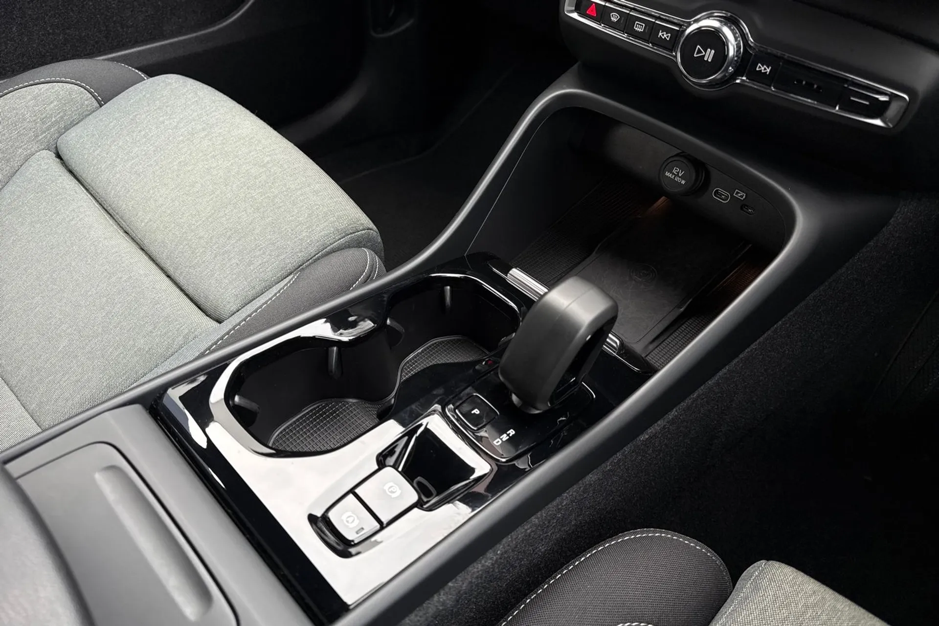 Volvo XC40 thumbnail image number 43