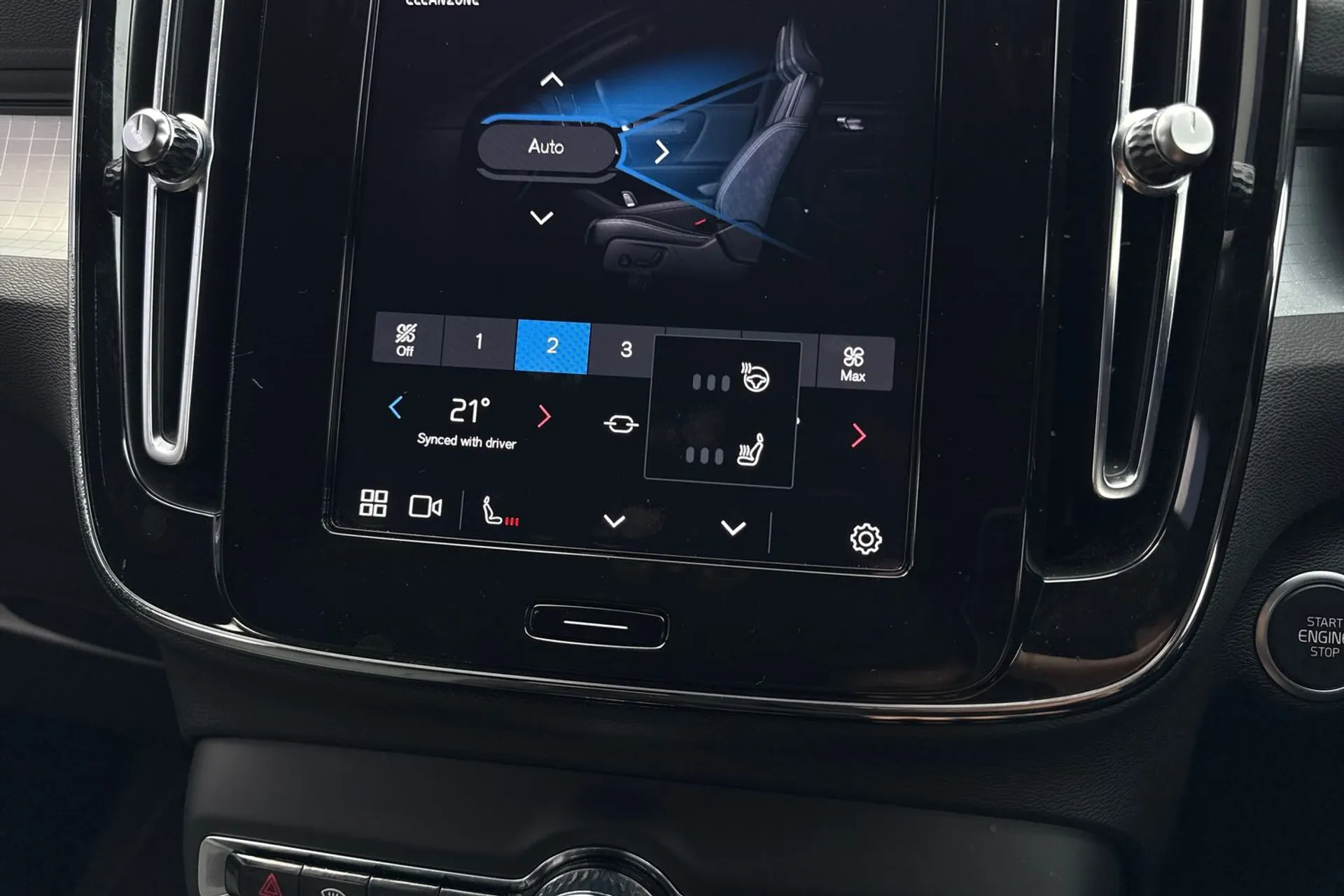 Volvo XC40 thumbnail image number 40