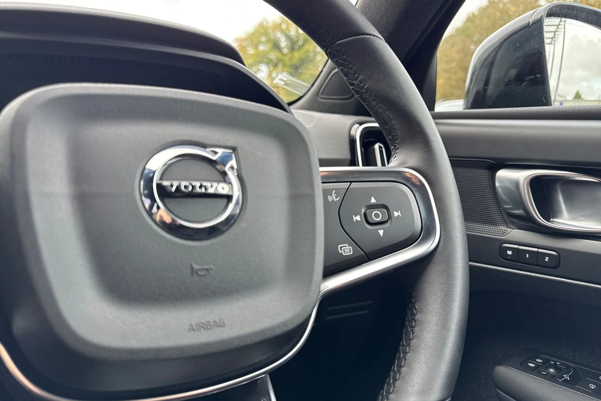 Volvo XC40 thumbnail image number 37