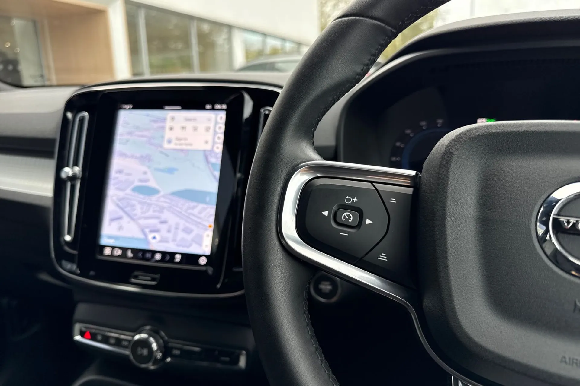 Volvo XC40 thumbnail image number 36