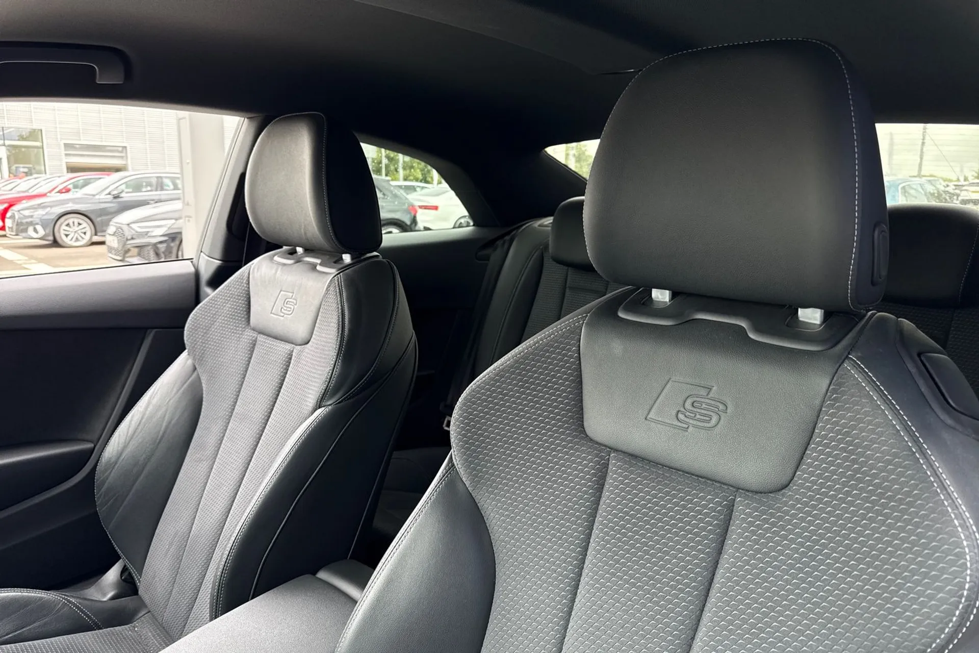 Audi A5 thumbnail image number 31