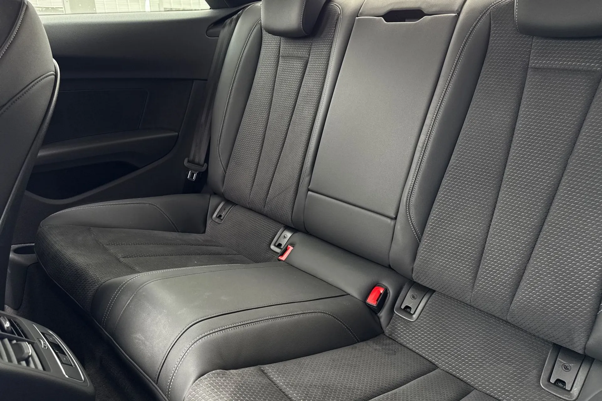 Audi A5 thumbnail image number 33
