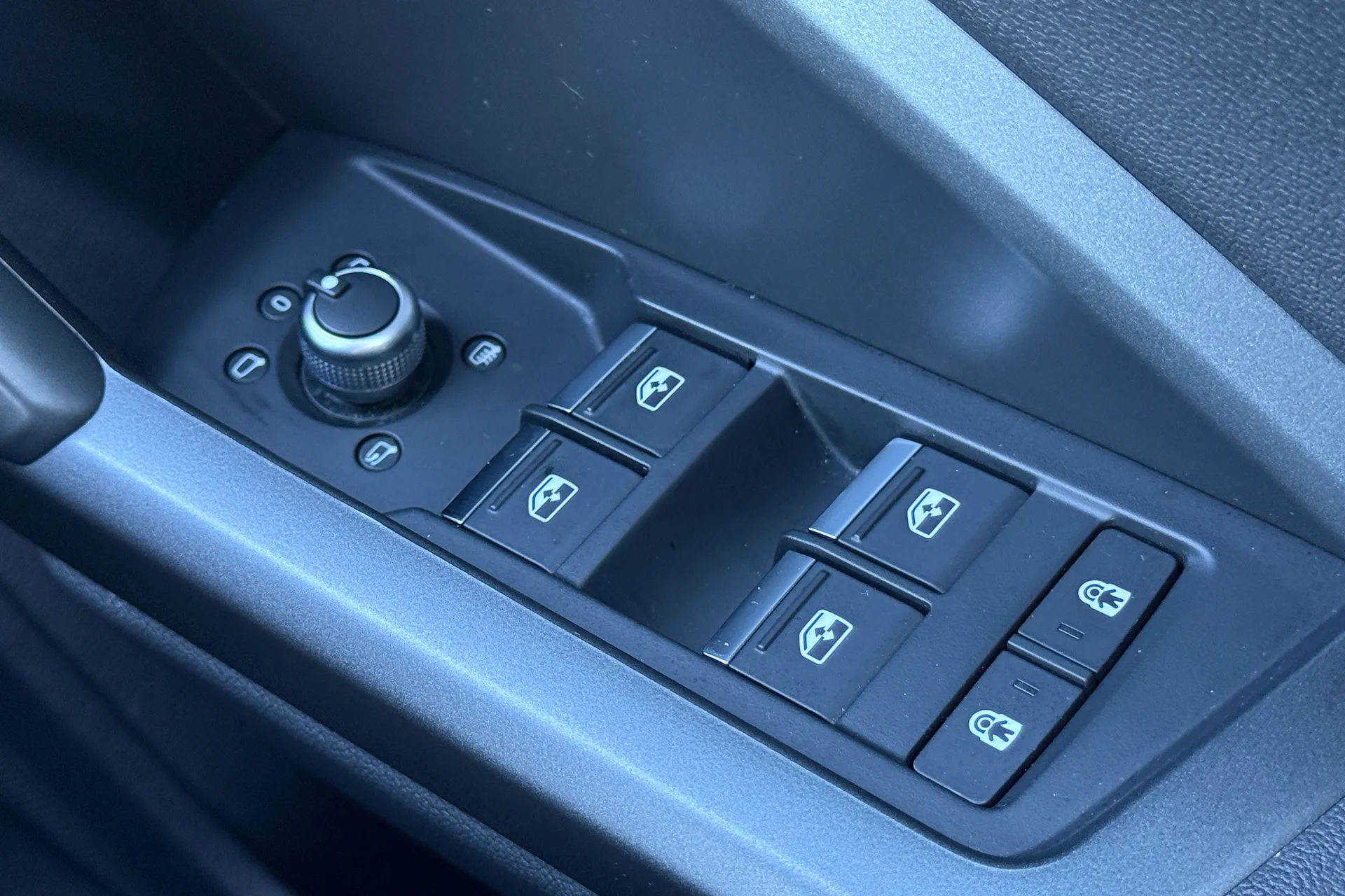 Audi Q3 thumbnail image number 19