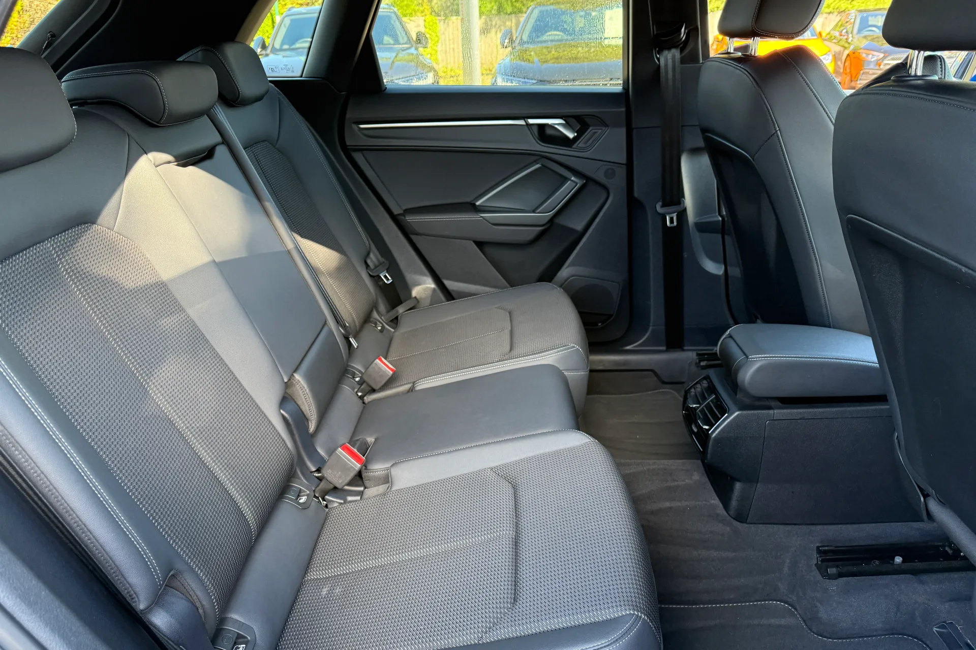 Audi Q3 thumbnail image number 44
