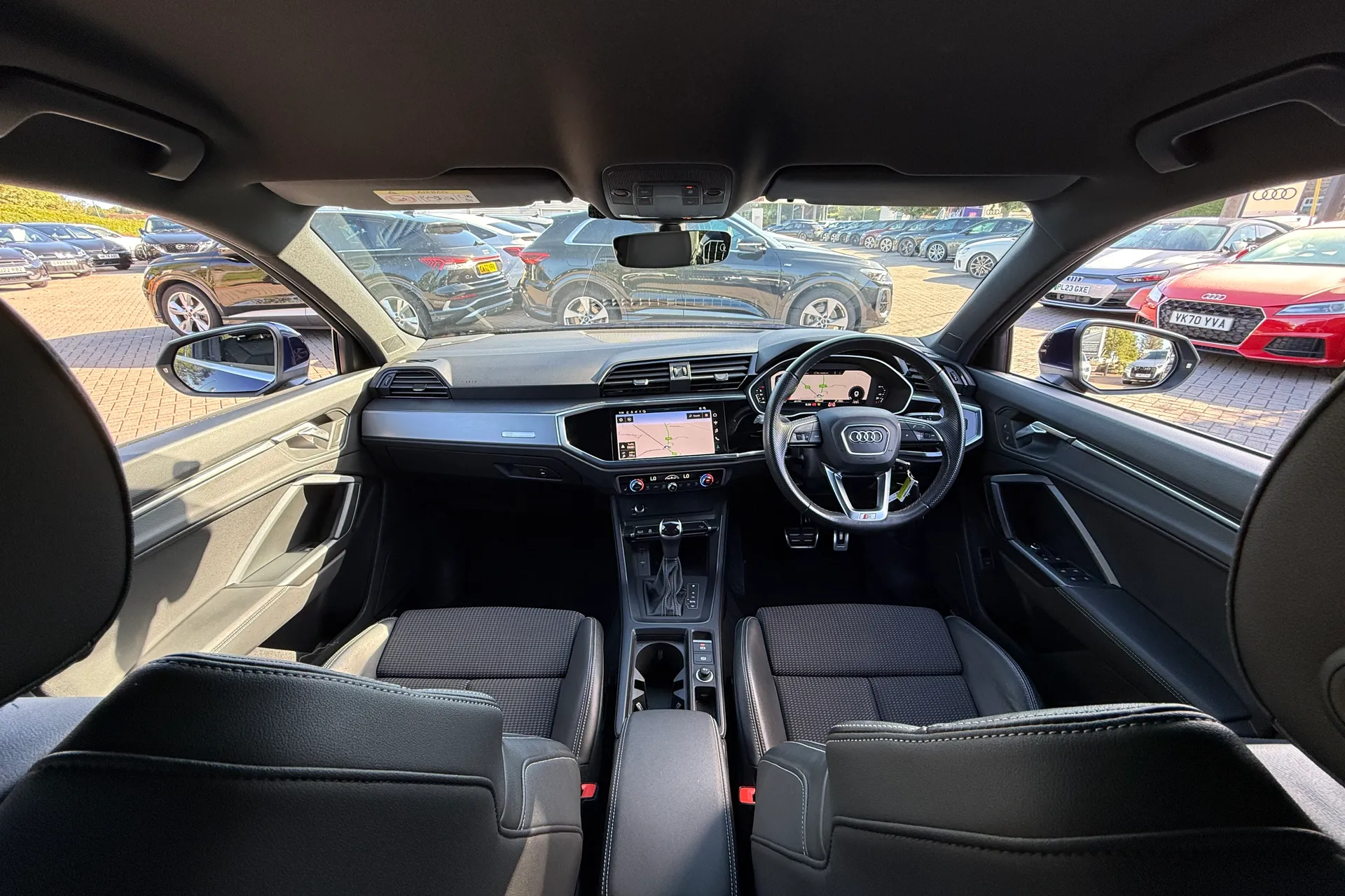 Audi Q3 thumbnail image number 3