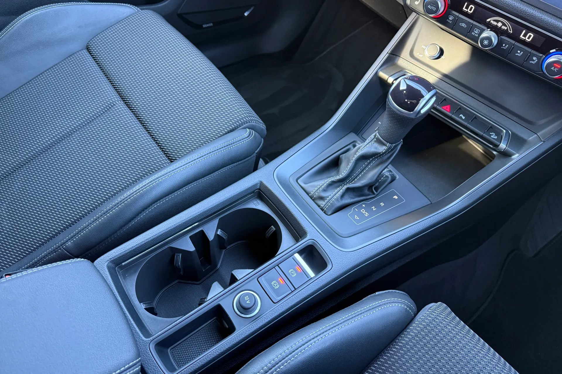 Audi Q3 thumbnail image number 39