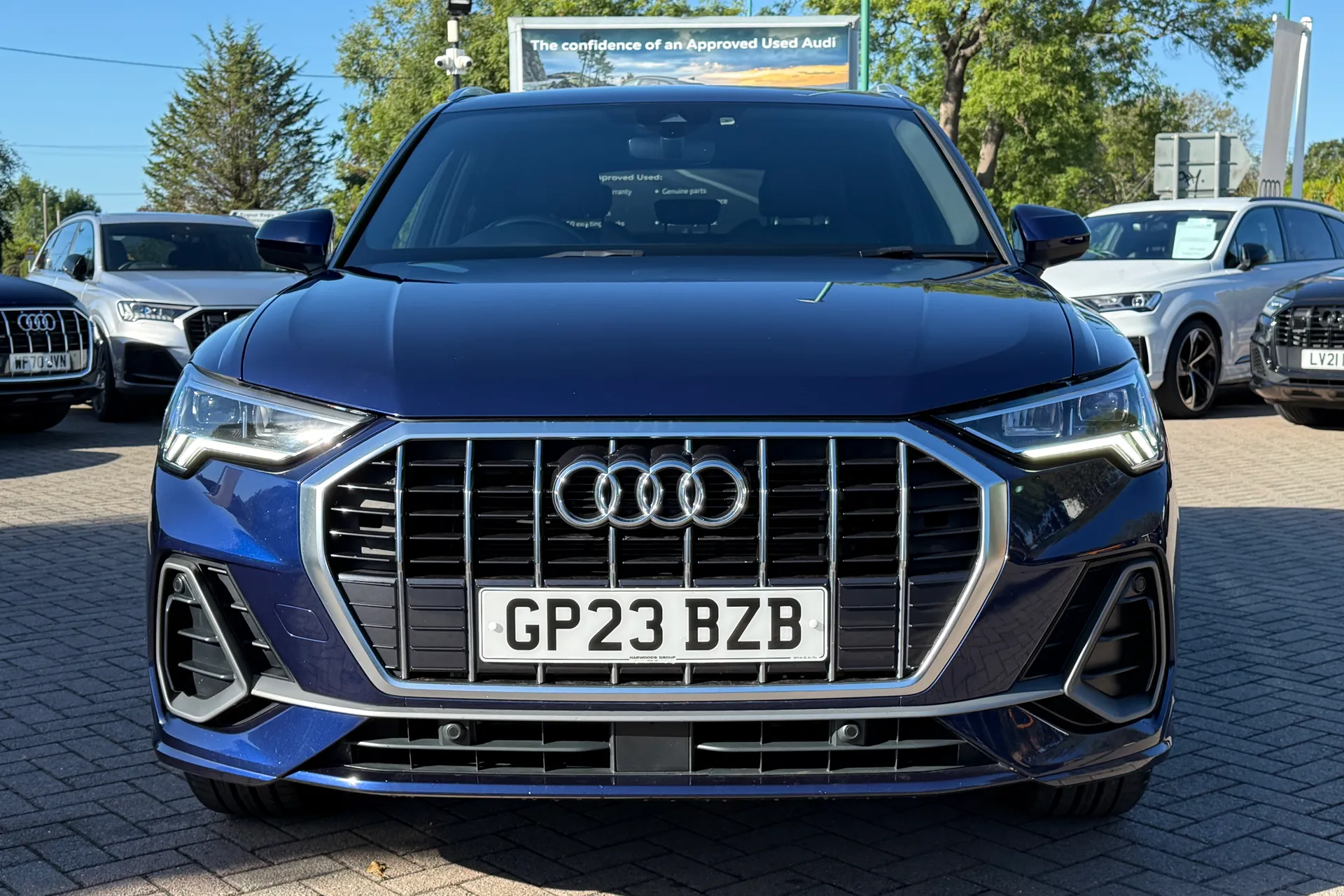 Audi Q3 thumbnail image number 25