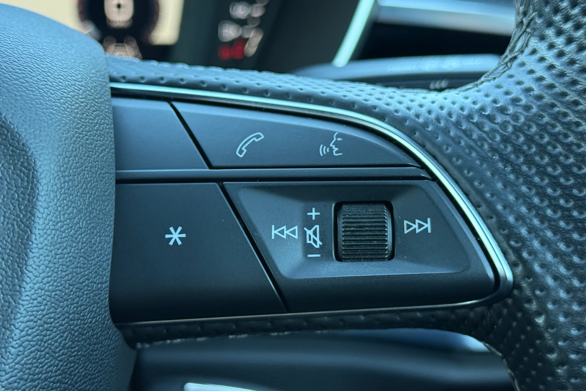 Audi Q3 thumbnail image number 22