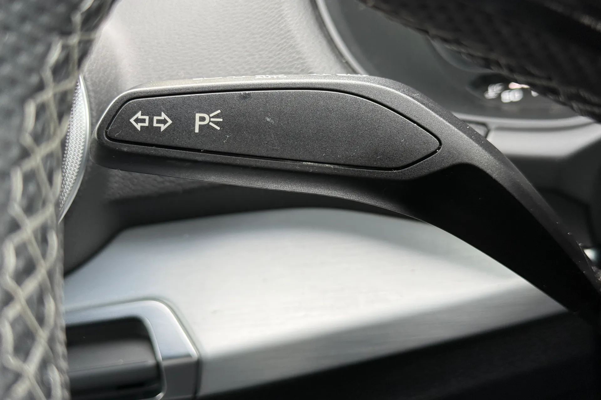 Audi Q2 thumbnail image number 11