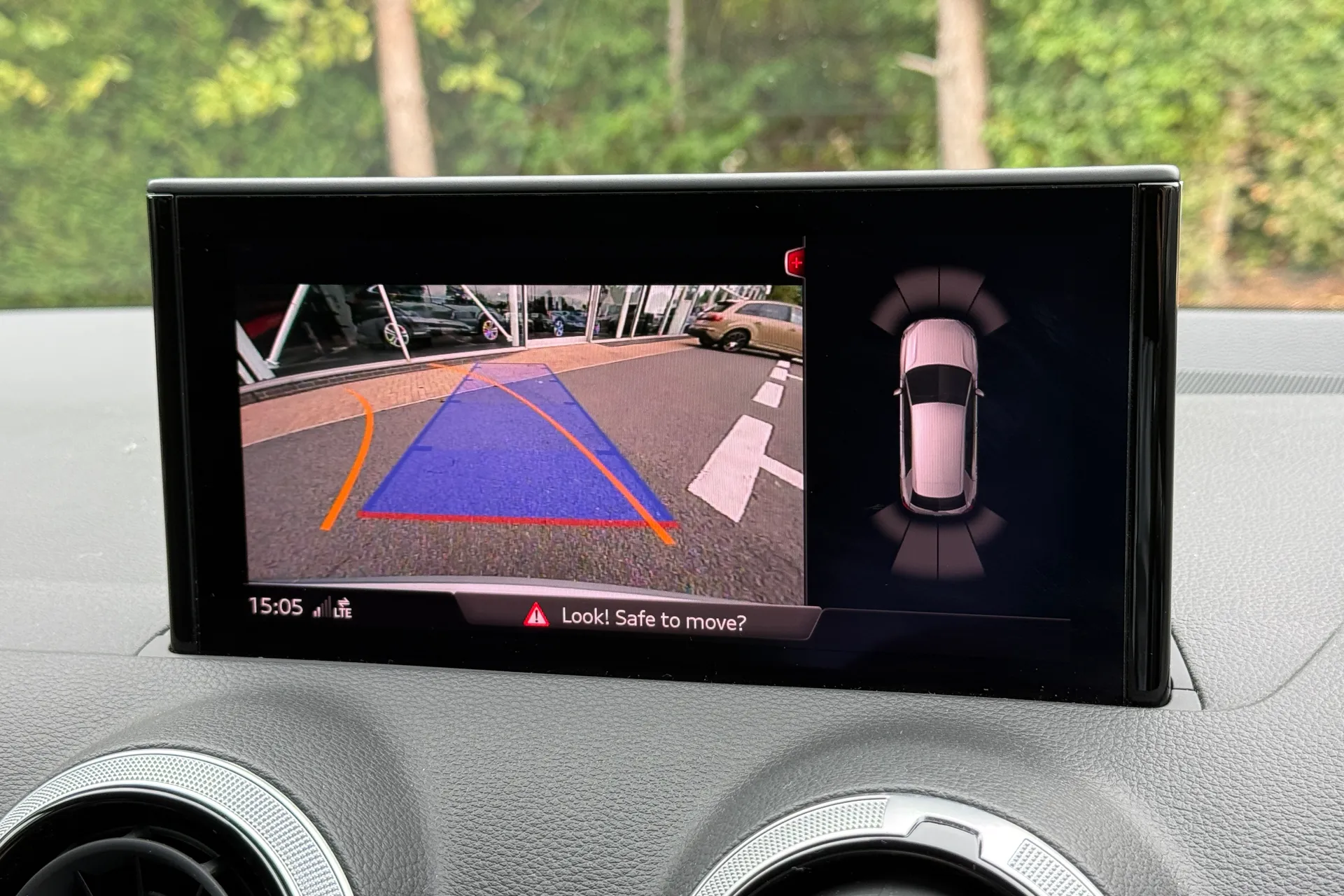 Audi Q2 thumbnail image number 8