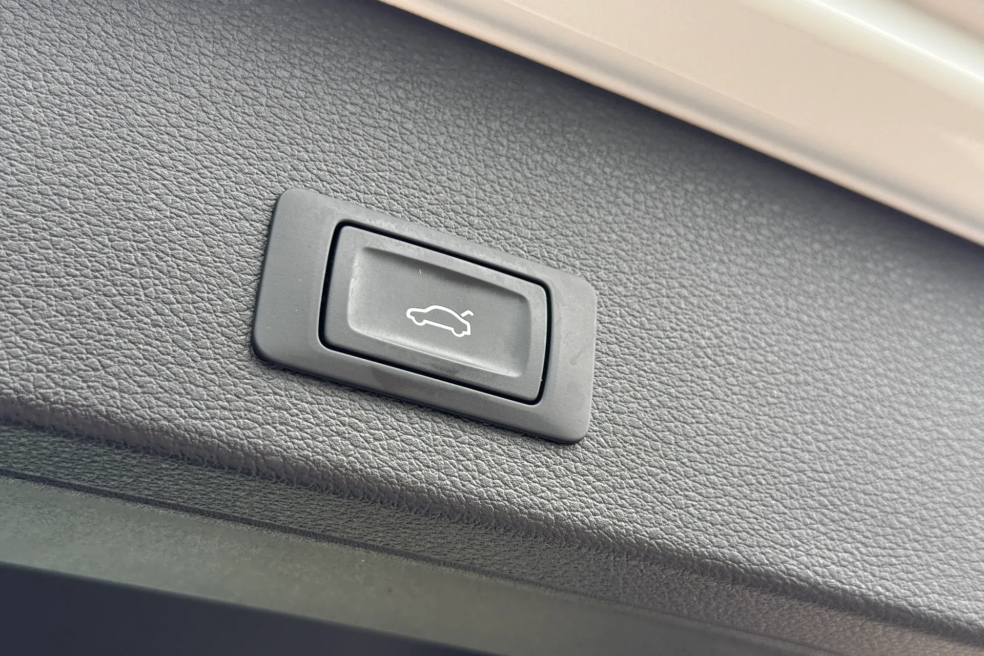 Audi Q2 thumbnail image number 35