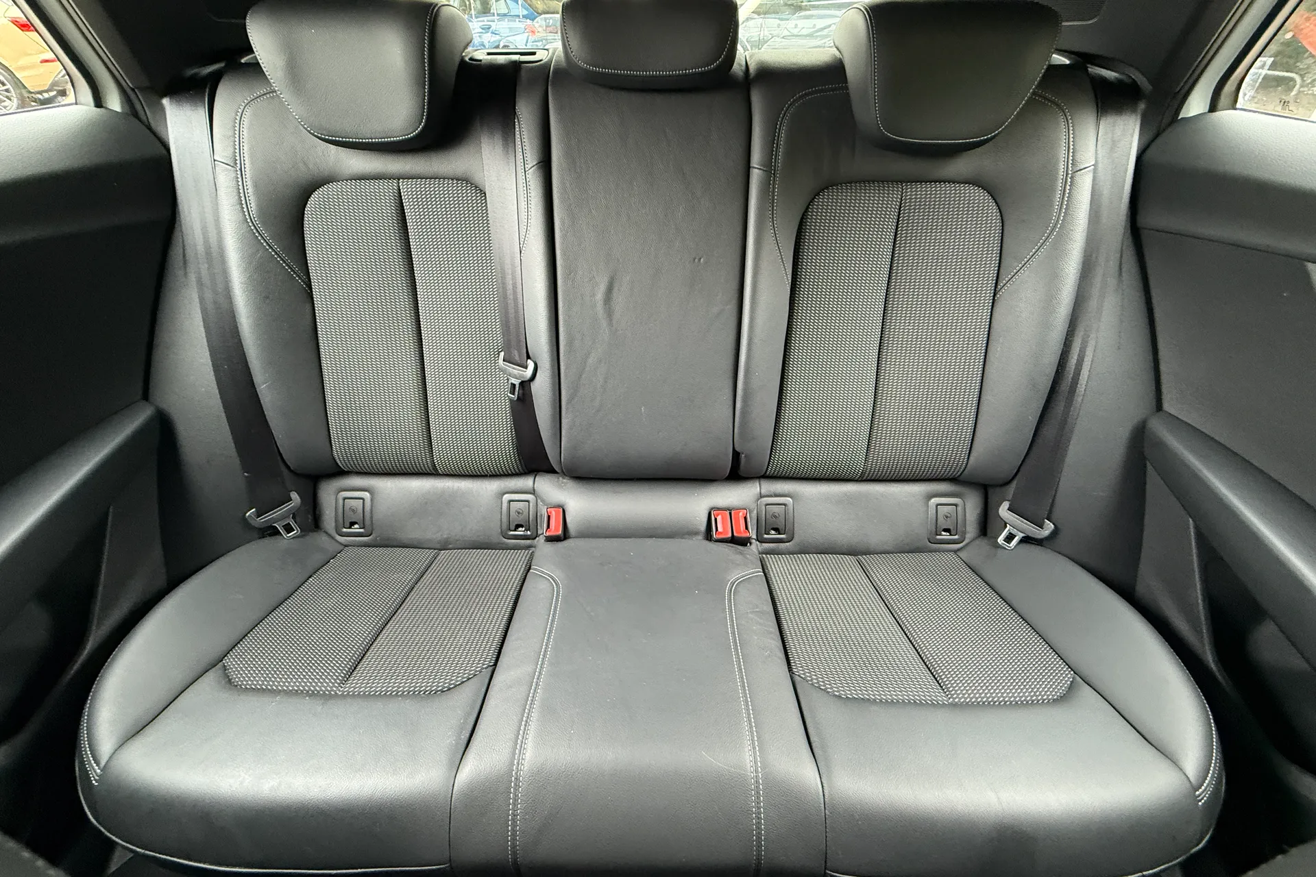 Audi Q2 thumbnail image number 18