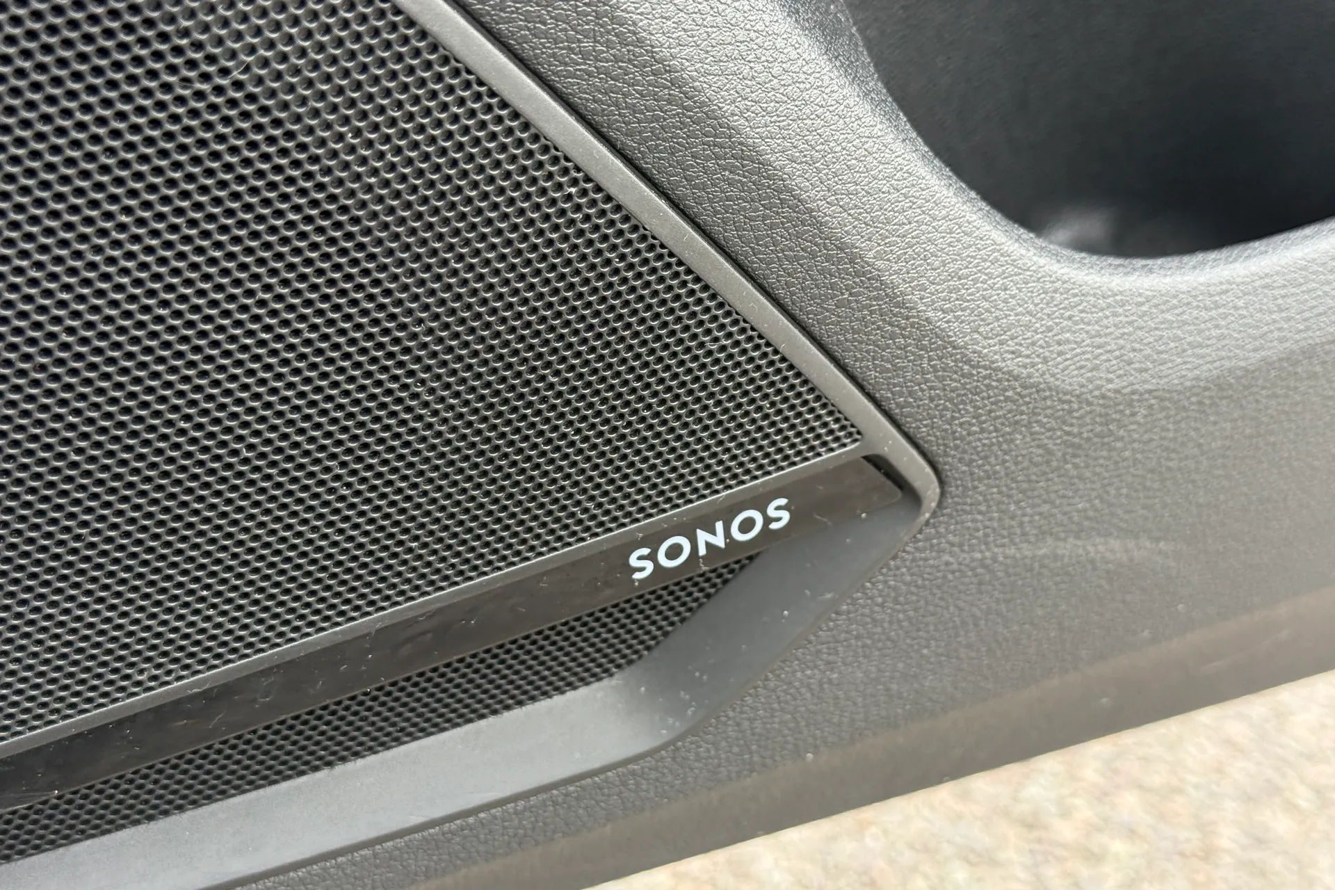 Audi Q2 thumbnail image number 6