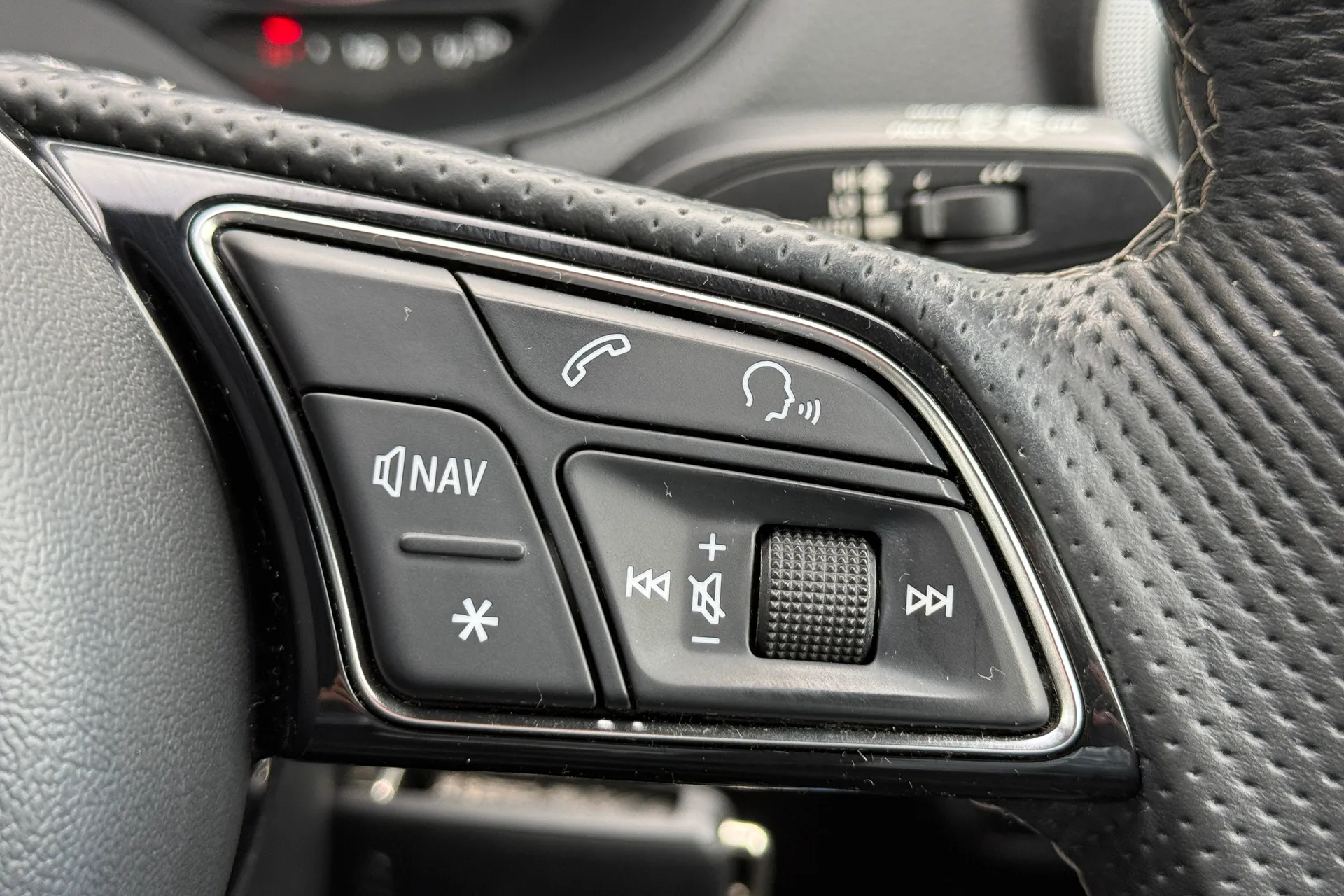 Audi Q2 thumbnail image number 15