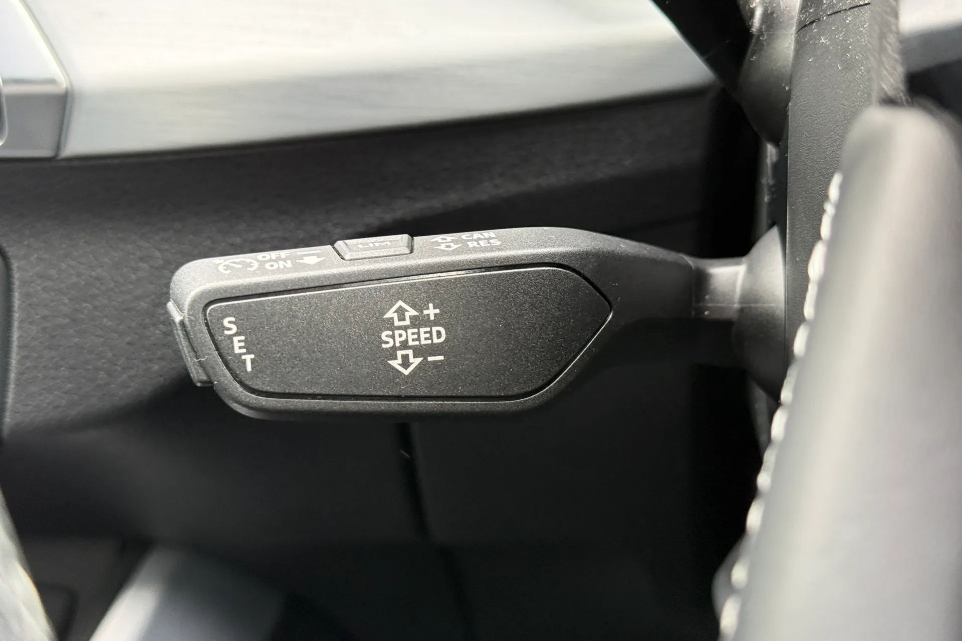 Audi Q2 thumbnail image number 10