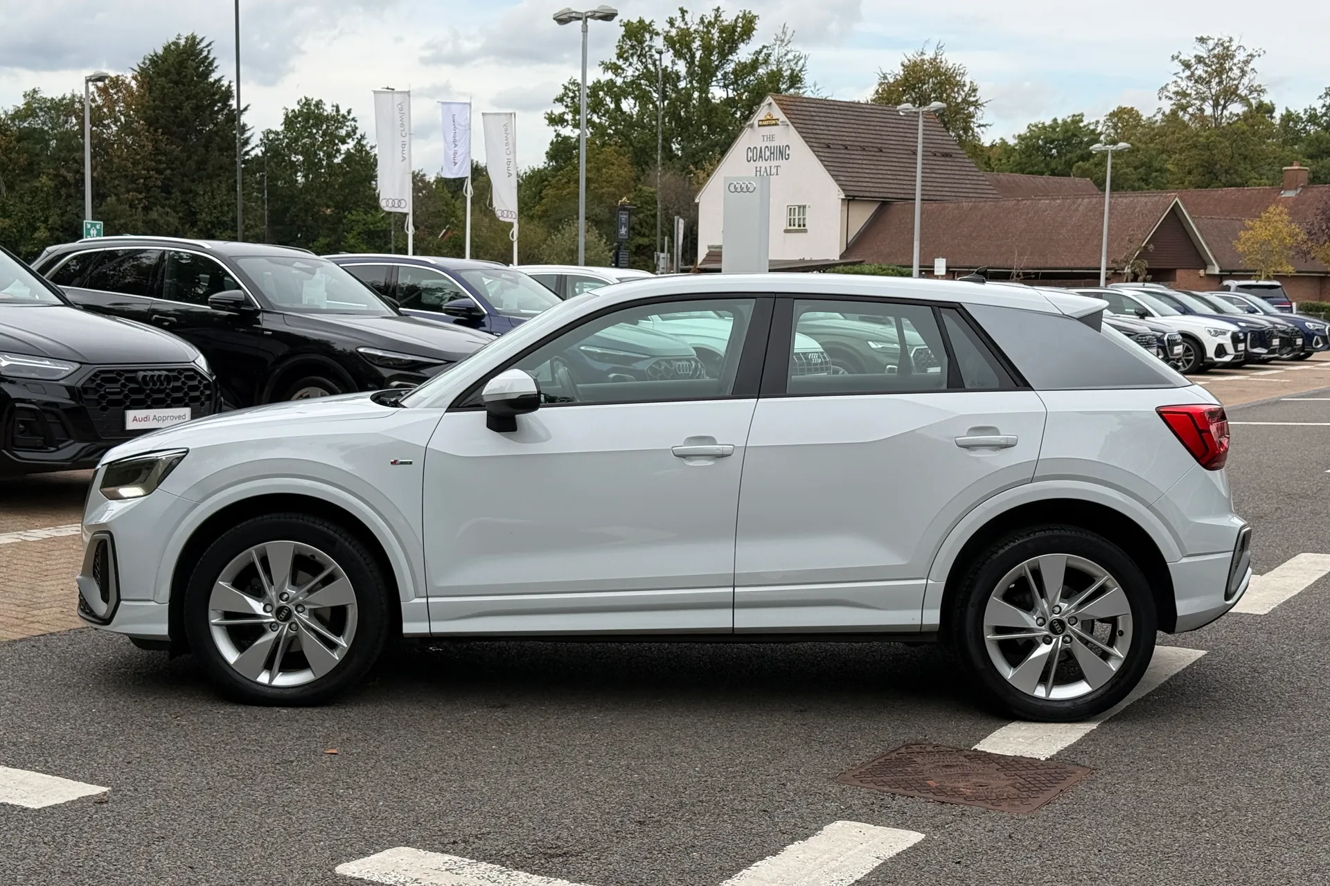 Audi Q2 thumbnail image number 38