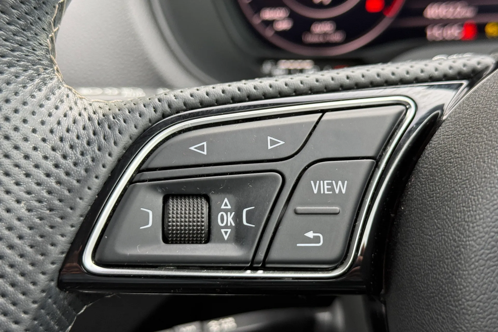Audi Q2 thumbnail image number 14