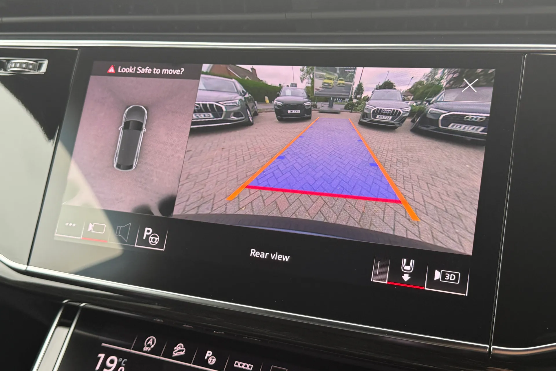 Audi Q8 thumbnail image number 4