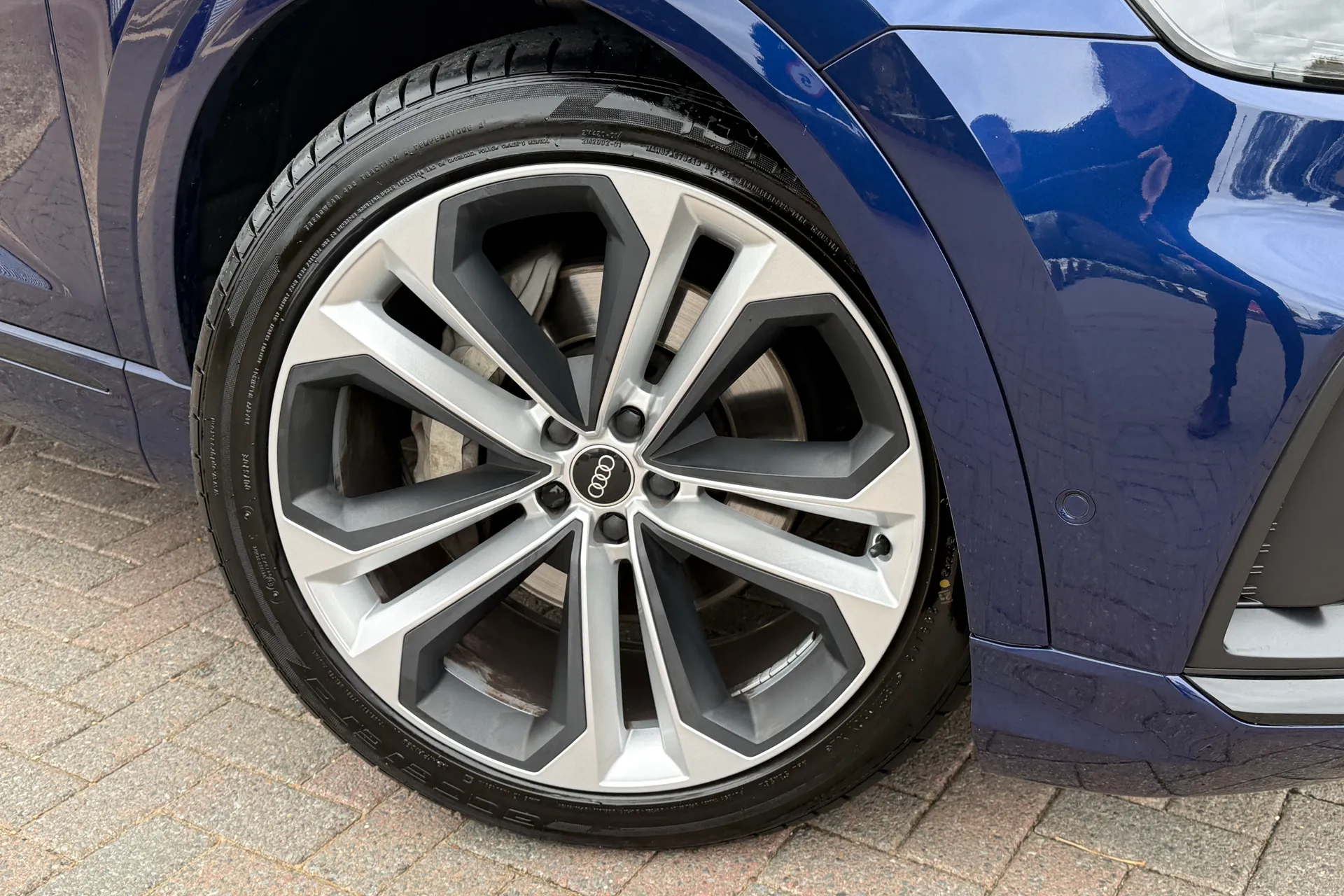 Audi Q8 thumbnail image number 8