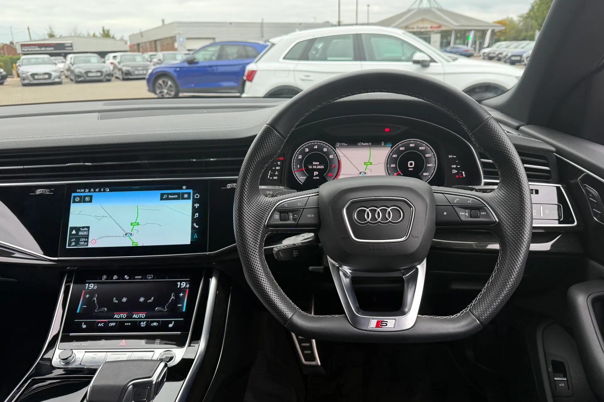 Audi Q8 thumbnail image number 6