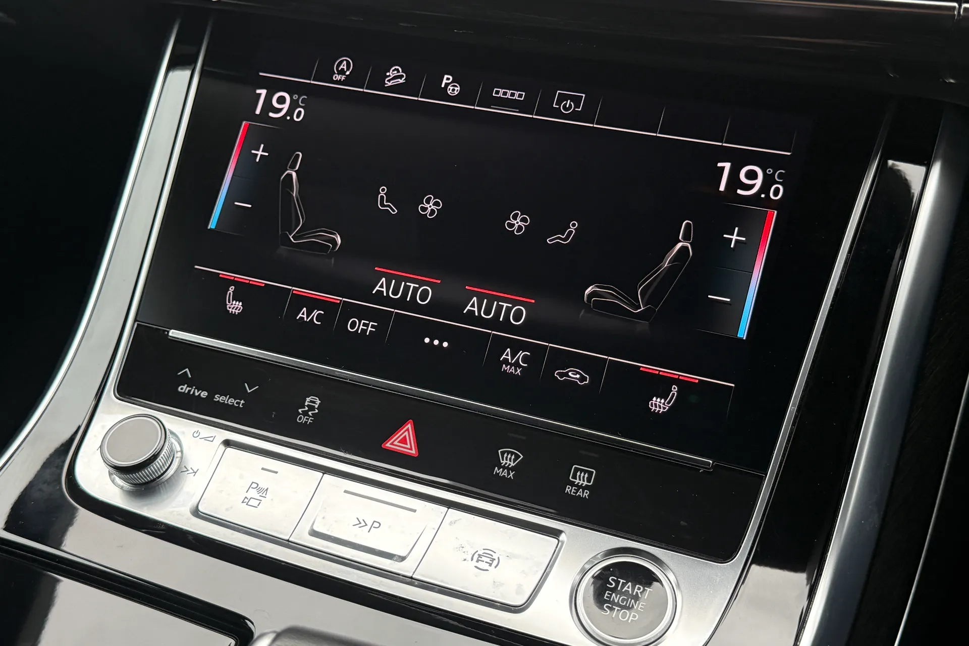 Audi Q8 thumbnail image number 16