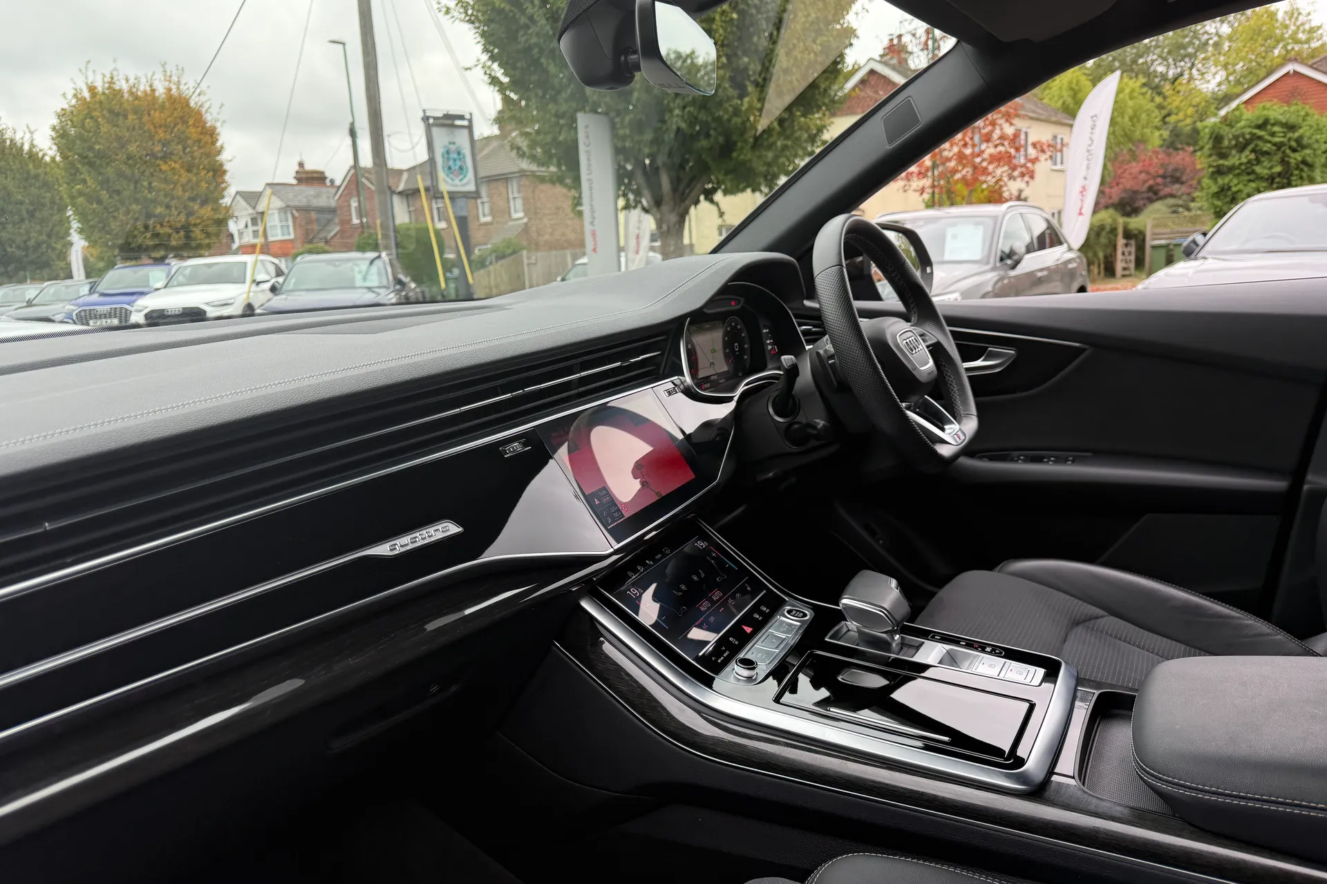 Audi Q8 thumbnail image number 31