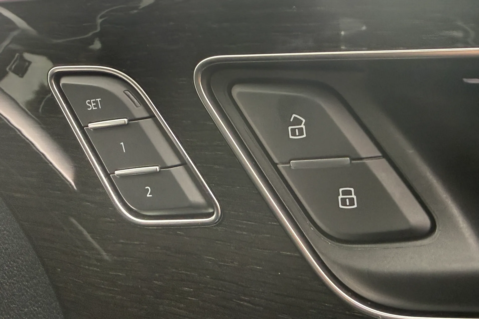 Audi Q8 thumbnail image number 17