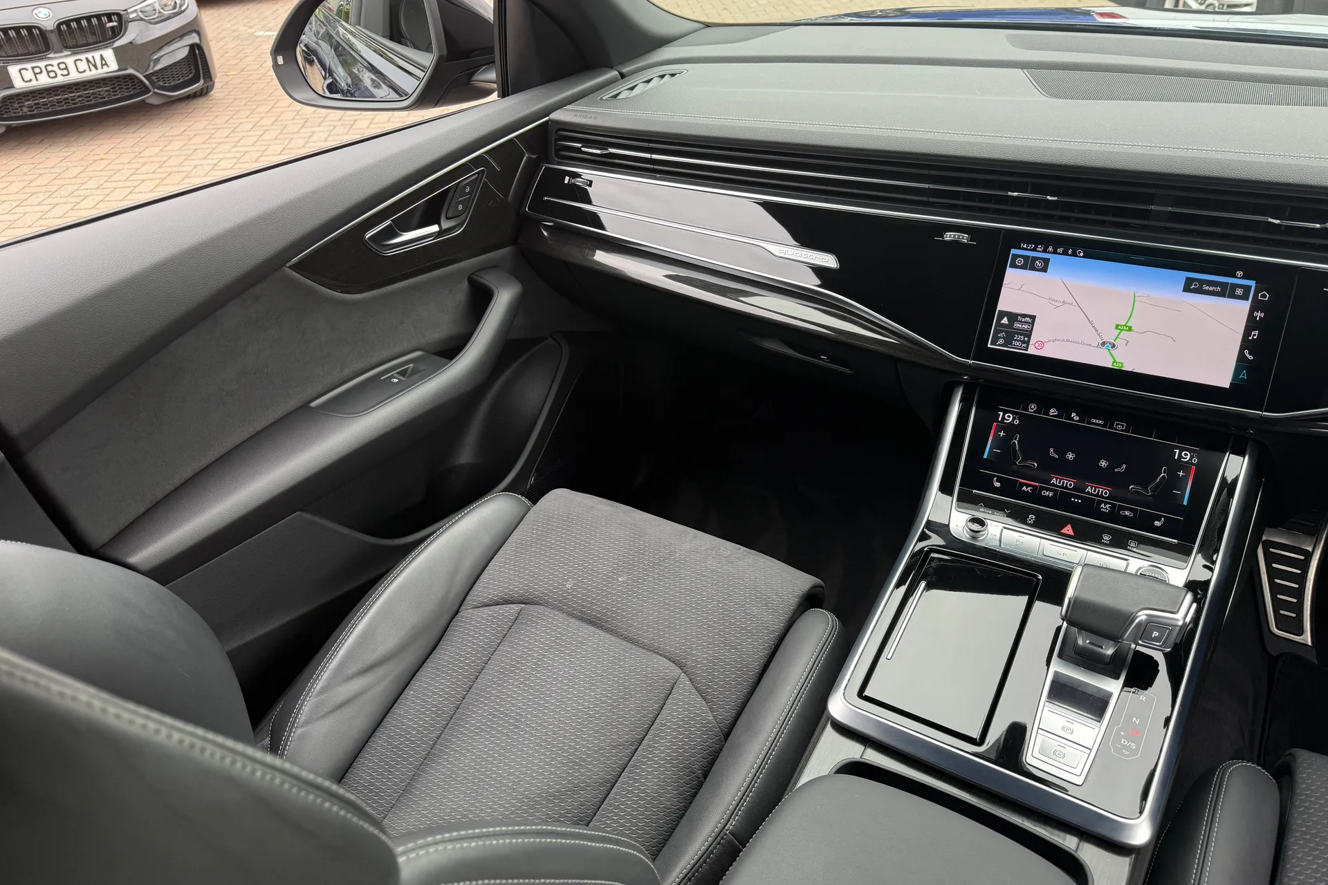 Audi Q8 thumbnail image number 41