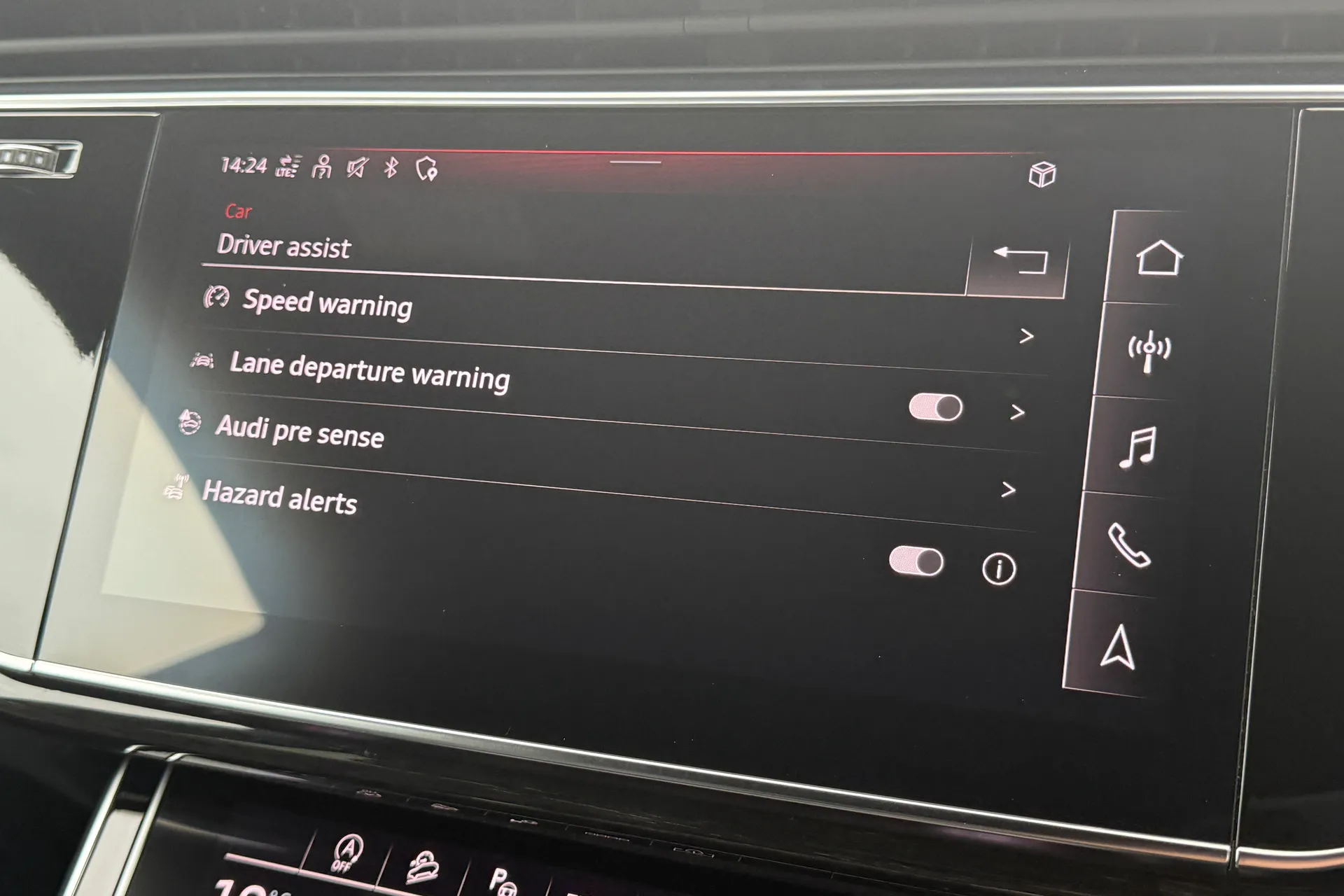 Audi Q8 thumbnail image number 11